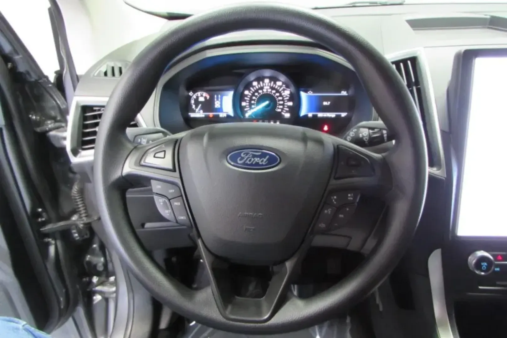 2024 /Dune Cloth Ford Edge SE (2FMPK4G90RB) with an Other engine, Automatic transmission, located at 12836 Highway 21, De Soto, MO, 63020, (636) 337-7777, 38.151867, -90.575615 - Are you ready to elevate your driving experience with a versatile SUV that caters to your lifestyle? Look no further than the 2024 Ford Edge SE, a pre-owned vehicle that seamlessly combines comfort, technology, and performance, making it ideal for growing families, adventurous road trips, or daily c - Photo#12