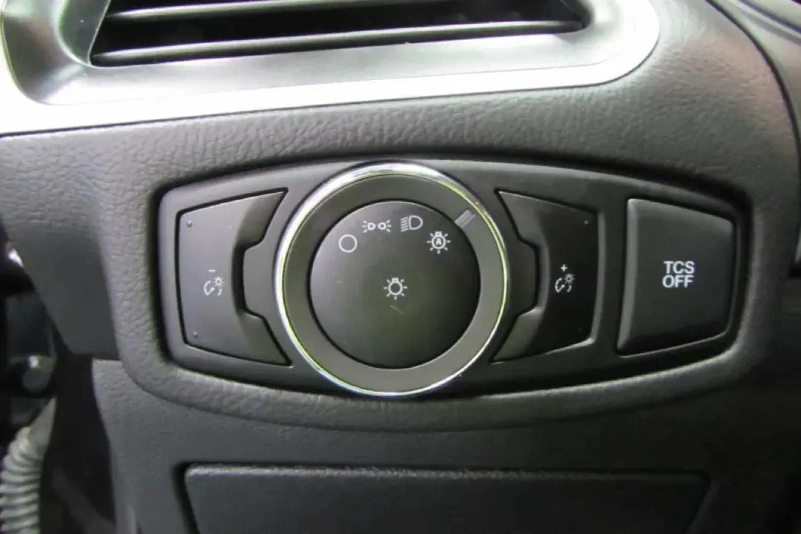 2024 /Ebony Cloth Ford Edge SE (2FMPK4G97RB) with an Other engine, Automatic transmission, located at 12836 Highway 21, De Soto, MO, 63020, (636) 337-7777, 38.151867, -90.575615 - ### Discover Your Adventure with the 2024 Ford Edge SE at Pettus Ford De Soto!<br /> <br /> Are you ready to elevate your family outings, weekend getaways, or daily commutes? The 2024 Ford Edge SE is the perfect SUV for those looking for versatility, comfort, and technology in one affordable package - Photo#11