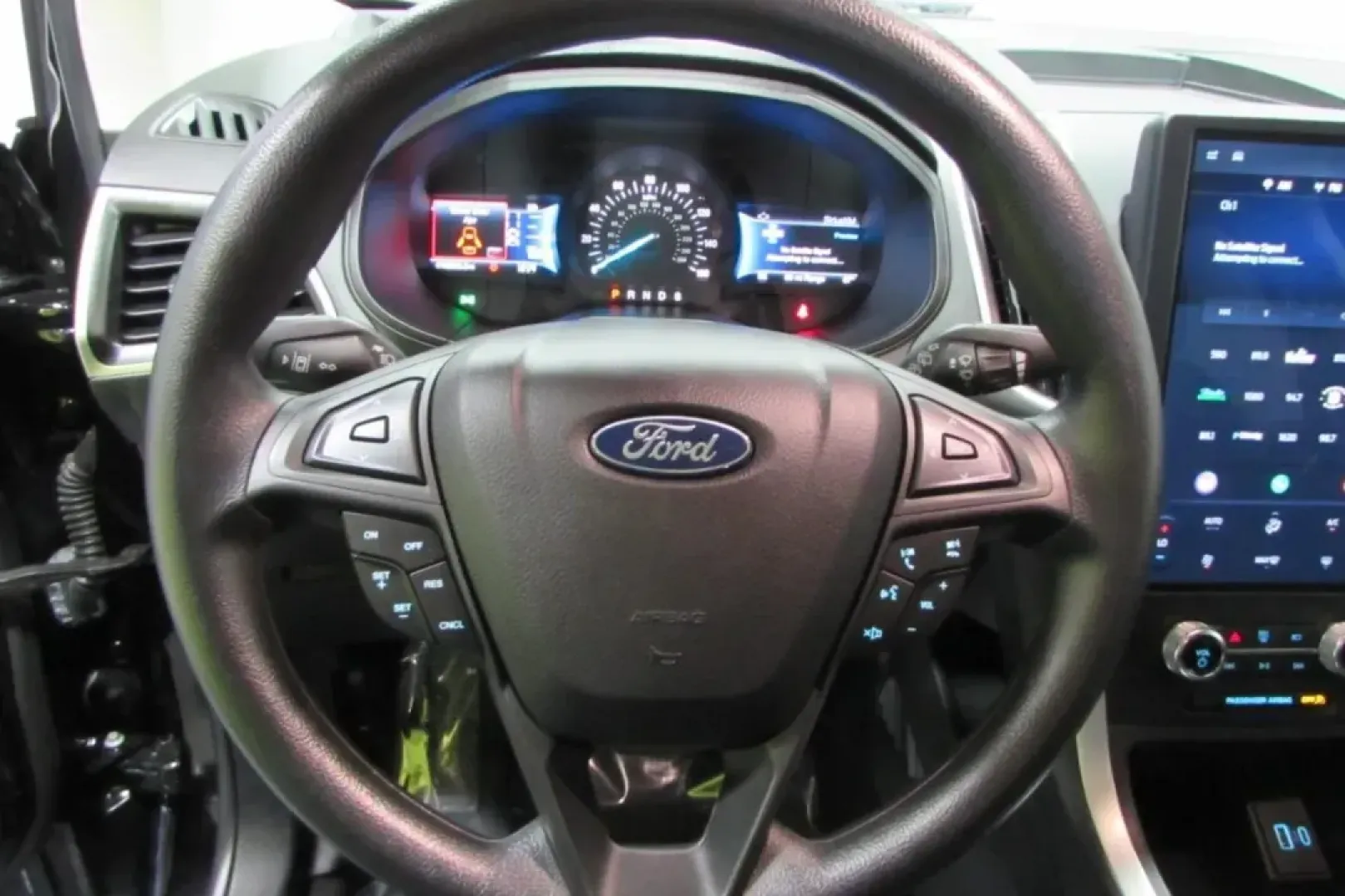 2024 /Ebony Cloth Ford Edge SE (2FMPK4G97RB) with an Other engine, Automatic transmission, located at 12836 Highway 21, De Soto, MO, 63020, (636) 337-7777, 38.151867, -90.575615 - ### Discover Your Adventure with the 2024 Ford Edge SE at Pettus Ford De Soto!<br /> <br /> Are you ready to elevate your family outings, weekend getaways, or daily commutes? The 2024 Ford Edge SE is the perfect SUV for those looking for versatility, comfort, and technology in one affordable package - Photo#12