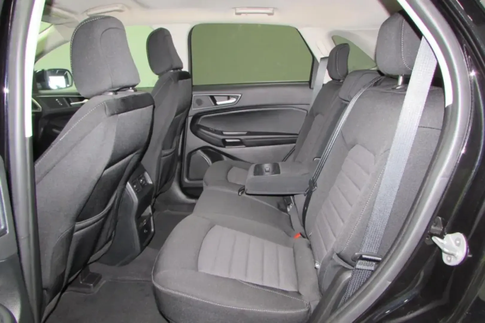 2024 /Ebony Cloth Ford Edge SE (2FMPK4G97RB) with an Other engine, Automatic transmission, located at 12836 Highway 21, De Soto, MO, 63020, (636) 337-7777, 38.151867, -90.575615 - ### Discover Your Adventure with the 2024 Ford Edge SE at Pettus Ford De Soto!<br /> <br /> Are you ready to elevate your family outings, weekend getaways, or daily commutes? The 2024 Ford Edge SE is the perfect SUV for those looking for versatility, comfort, and technology in one affordable package - Photo#23