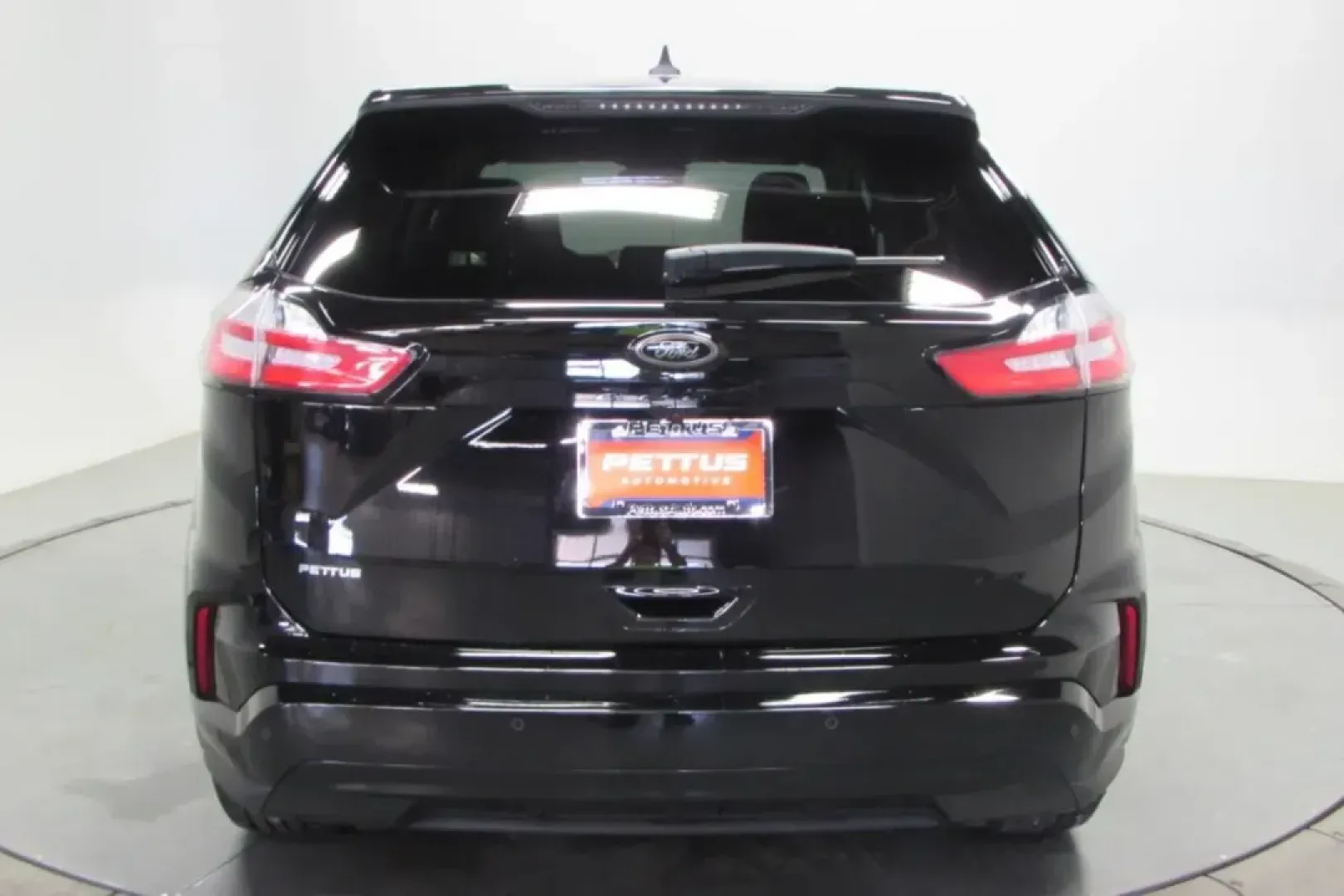 2024 /Ebony Cloth Ford Edge SE (2FMPK4G97RB) with an Other engine, Automatic transmission, located at 12836 Highway 21, De Soto, MO, 63020, (636) 337-7777, 38.151867, -90.575615 - ### Discover Your Adventure with the 2024 Ford Edge SE at Pettus Ford De Soto!<br /> <br /> Are you ready to elevate your family outings, weekend getaways, or daily commutes? The 2024 Ford Edge SE is the perfect SUV for those looking for versatility, comfort, and technology in one affordable package - Photo#4