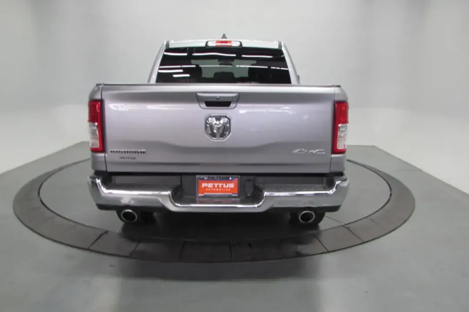 2022 /Diesel Gray/Black Cloth Ram 1500 Big Horn/Lone Star (1C6SRFFTXNN) with an Other engine, located at 12830 Highway 21, De Soto, MO, 63020, (636) 337-7777, 38.153099, -90.573624 - Are you ready to elevate your driving experience with a truck that embodies both power and practicality? Look no further than the stunning 2022 Ram 1500 Big Horn/Lone Star available now at Pettus CDJR DeSoto, located conveniently at 12830 Highway 21, De Soto, MO 63020. Whether you're a weekend adven - Photo#5