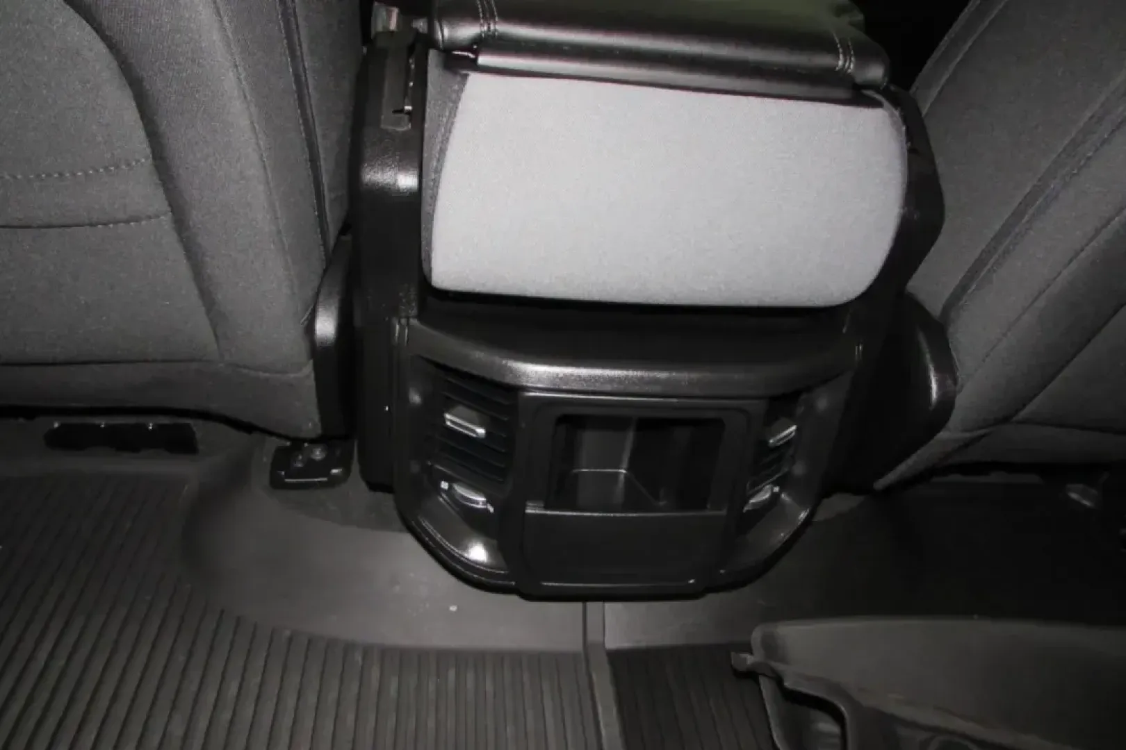 2022 /Diesel Gray/Black Cloth Ram 1500 Big Horn/Lone Star (1C6SRFFTXNN) with an Other engine, located at 12830 Highway 21, De Soto, MO, 63020, (636) 337-7777, 38.153099, -90.573624 - Are you ready to elevate your driving experience with a truck that embodies both power and practicality? Look no further than the stunning 2022 Ram 1500 Big Horn/Lone Star available now at Pettus CDJR DeSoto, located conveniently at 12830 Highway 21, De Soto, MO 63020. Whether you're a weekend adven - Photo#26