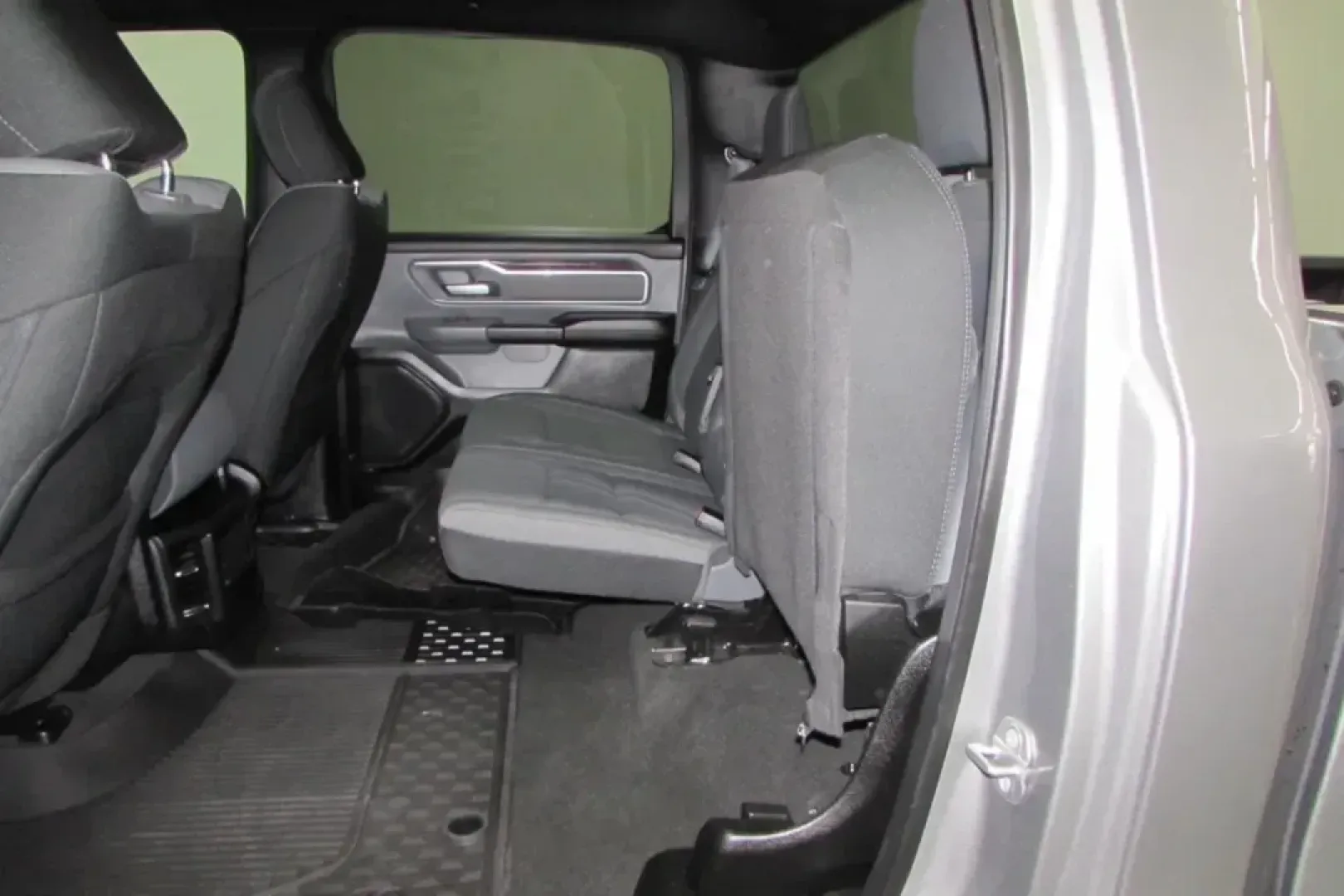 2022 /Diesel Gray/Black Cloth Ram 1500 Big Horn/Lone Star (1C6SRFFTXNN) with an Other engine, located at 12830 Highway 21, De Soto, MO, 63020, (636) 337-7777, 38.153099, -90.573624 - Are you ready to elevate your driving experience with a truck that embodies both power and practicality? Look no further than the stunning 2022 Ram 1500 Big Horn/Lone Star available now at Pettus CDJR DeSoto, located conveniently at 12830 Highway 21, De Soto, MO 63020. Whether you're a weekend adven - Photo#27
