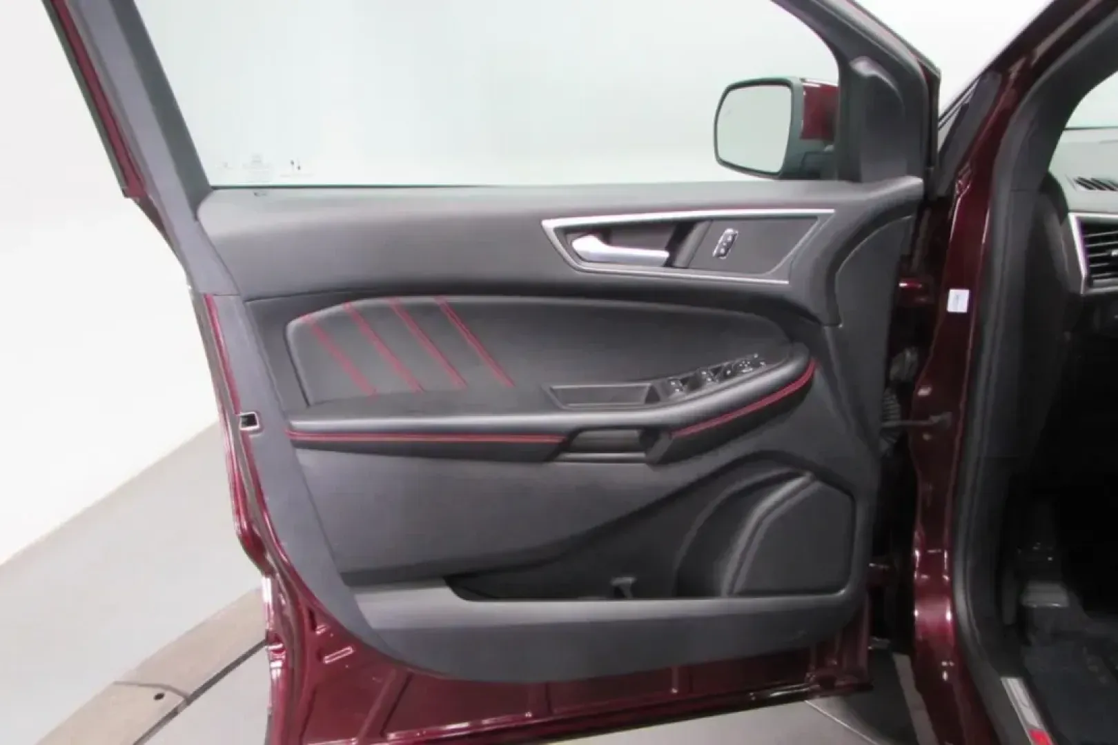 2022 /Dune Leather Ford Edge ST Line (2FMPK4J96NB) with an Other engine, Automatic transmission, located at 12836 Highway 21, De Soto, MO, 63020, (636) 337-7777, 38.151867, -90.575615 - Elevate your lifestyle with the 2022 Ford Edge ST Line, the ultimate SUV designed for versatility and comfort! Whether you are a growing family in need of space and safety, a commuter looking for efficiency and tech-savvy features, or someone who cherishes weekend adventures, this pre-owned SUV chec - Photo#9