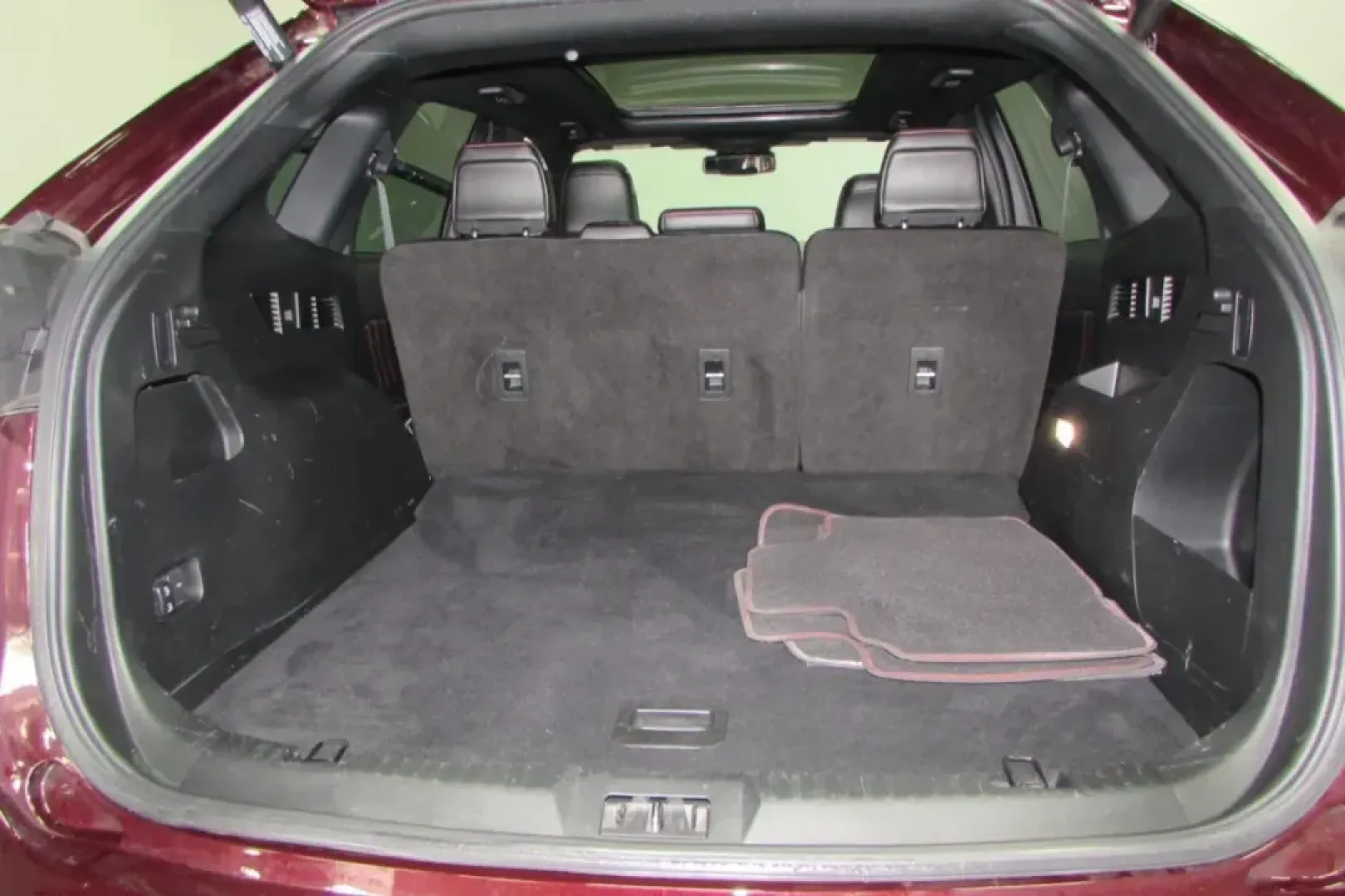 2022 /Dune Leather Ford Edge ST Line (2FMPK4J96NB) with an Other engine, Automatic transmission, located at 12836 Highway 21, De Soto, MO, 63020, (636) 337-7777, 38.151867, -90.575615 - Elevate your lifestyle with the 2022 Ford Edge ST Line, the ultimate SUV designed for versatility and comfort! Whether you are a growing family in need of space and safety, a commuter looking for efficiency and tech-savvy features, or someone who cherishes weekend adventures, this pre-owned SUV chec - Photo#23