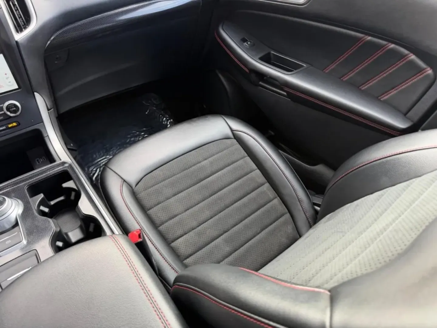 2022 /Ebony Leather Trimmed Ford Edge ST Line (2FMPK4J96NB) with an Twin-Scroll 2.0L EcoBoost engine, Automatic transmission, located at 141 Commercial Dr, Fredericktown, MO, 63645, (573) 783-6432, 37.570087, -90.320648 - Elevate your lifestyle with the 2022 Ford Edge ST Line, the ultimate SUV designed for versatility and comfort! Whether you are a growing family in need of space and safety, a commuter looking for efficiency and tech-savvy features, or someone who cherishes weekend adventures, this pre-owned SUV chec - Photo#17