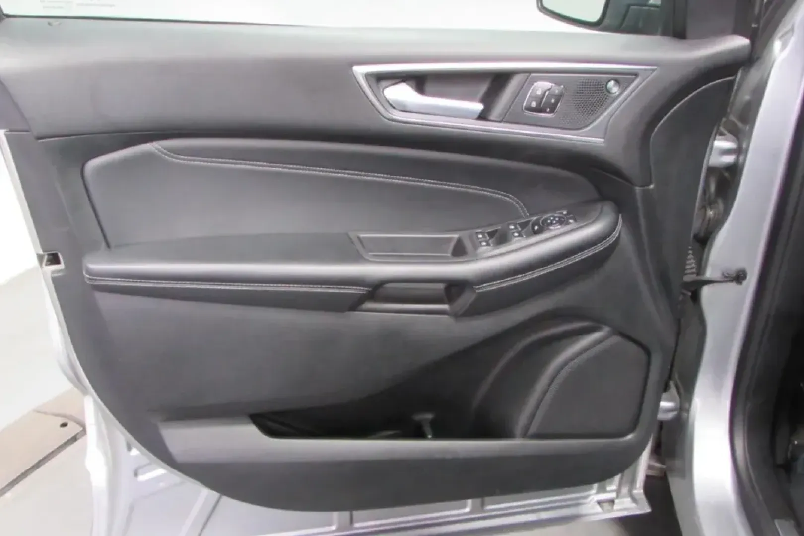 2023 /Ebony Leather Ford Edge Titanium (2FMPK4K94PB) with an Other engine, Automatic transmission, located at 12836 Highway 21, De Soto, MO, 63020, (636) 337-7777, 38.151867, -90.575615 - **Adventure Awaits with the 2023 Ford Edge Titanium at Pettus Ford De Soto!**<br /> <br /> Are you ready to elevate your driving experience? The 2023 Ford Edge Titanium is not just another SUV; it's a lifestyle upgrade. Perfect for families on the go, weekend adventurers, or even budget-conscious bu - Photo#8