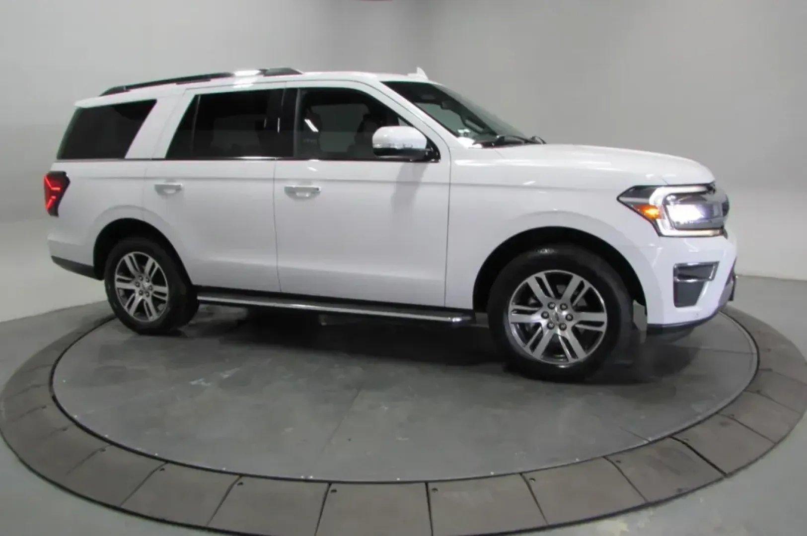 2023 /Mahogany Leather Ford Expedition Limited (1FMJU2A8XPE) with an Other engine, Automatic transmission, located at 12830 Highway 21, De Soto, MO, 63020, (636) 337-7777, 38.153099, -90.573624 - **Experience Adventure Like Never Before with the 2023 Ford Expedition Limited at Pettus CDJR DeSoto!**<br /> <br /> Are you ready to elevate your family adventures or weekend getaways? The 2023 Ford Expedition Limited is the perfect SUV for those who crave both luxury and practicality. With spaciou - Photo#3