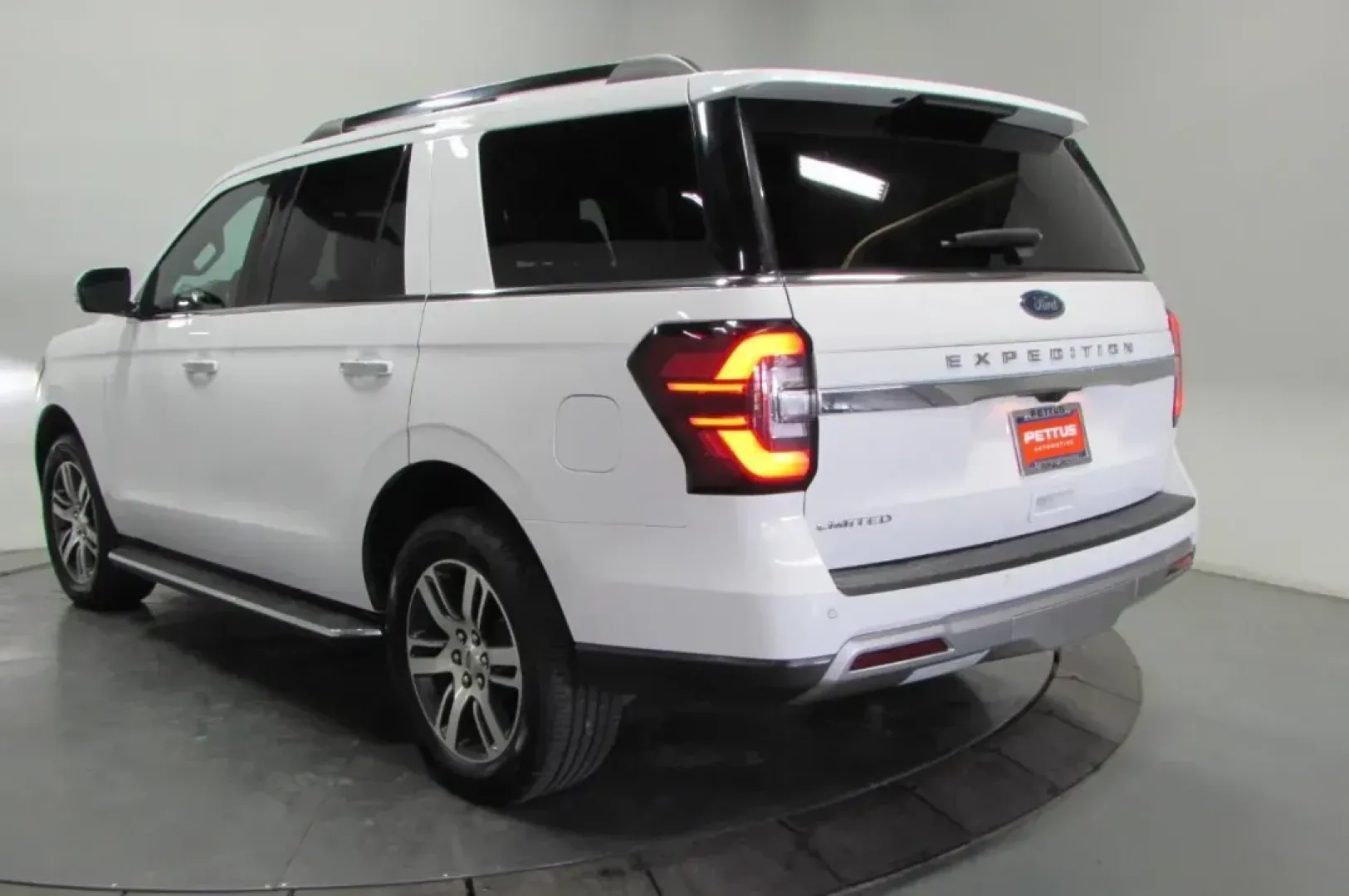 2023 /Mahogany Leather Ford Expedition Limited (1FMJU2A8XPE) with an Other engine, Automatic transmission, located at 12830 Highway 21, De Soto, MO, 63020, (636) 337-7777, 38.153099, -90.573624 - **Experience Adventure Like Never Before with the 2023 Ford Expedition Limited at Pettus CDJR DeSoto!**<br /> <br /> Are you ready to elevate your family adventures or weekend getaways? The 2023 Ford Expedition Limited is the perfect SUV for those who crave both luxury and practicality. With spaciou - Photo#5