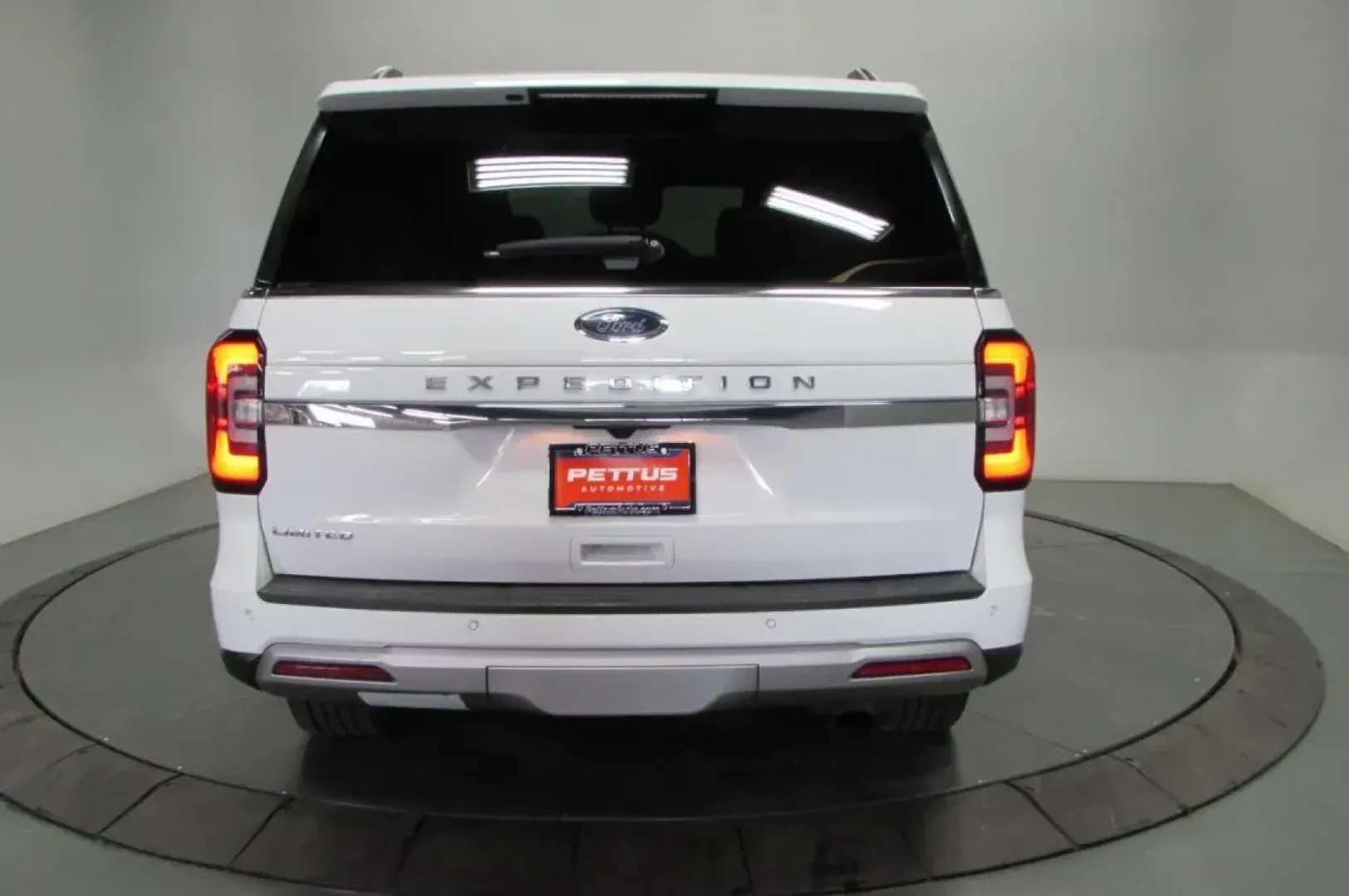 2023 /Mahogany Leather Ford Expedition Limited (1FMJU2A8XPE) with an Other engine, Automatic transmission, located at 12830 Highway 21, De Soto, MO, 63020, (636) 337-7777, 38.153099, -90.573624 - **Experience Adventure Like Never Before with the 2023 Ford Expedition Limited at Pettus CDJR DeSoto!**<br /> <br /> Are you ready to elevate your family adventures or weekend getaways? The 2023 Ford Expedition Limited is the perfect SUV for those who crave both luxury and practicality. With spaciou - Photo#6