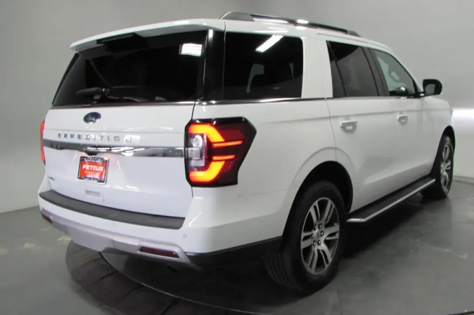 2023 /Mahogany Leather Ford Expedition Limited (1FMJU2A8XPE) with an Other engine, Automatic transmission, located at 12830 Highway 21, De Soto, MO, 63020, (636) 337-7777, 38.153099, -90.573624 - **Experience Adventure Like Never Before with the 2023 Ford Expedition Limited at Pettus CDJR DeSoto!**<br /> <br /> Are you ready to elevate your family adventures or weekend getaways? The 2023 Ford Expedition Limited is the perfect SUV for those who crave both luxury and practicality. With spaciou - Photo#7