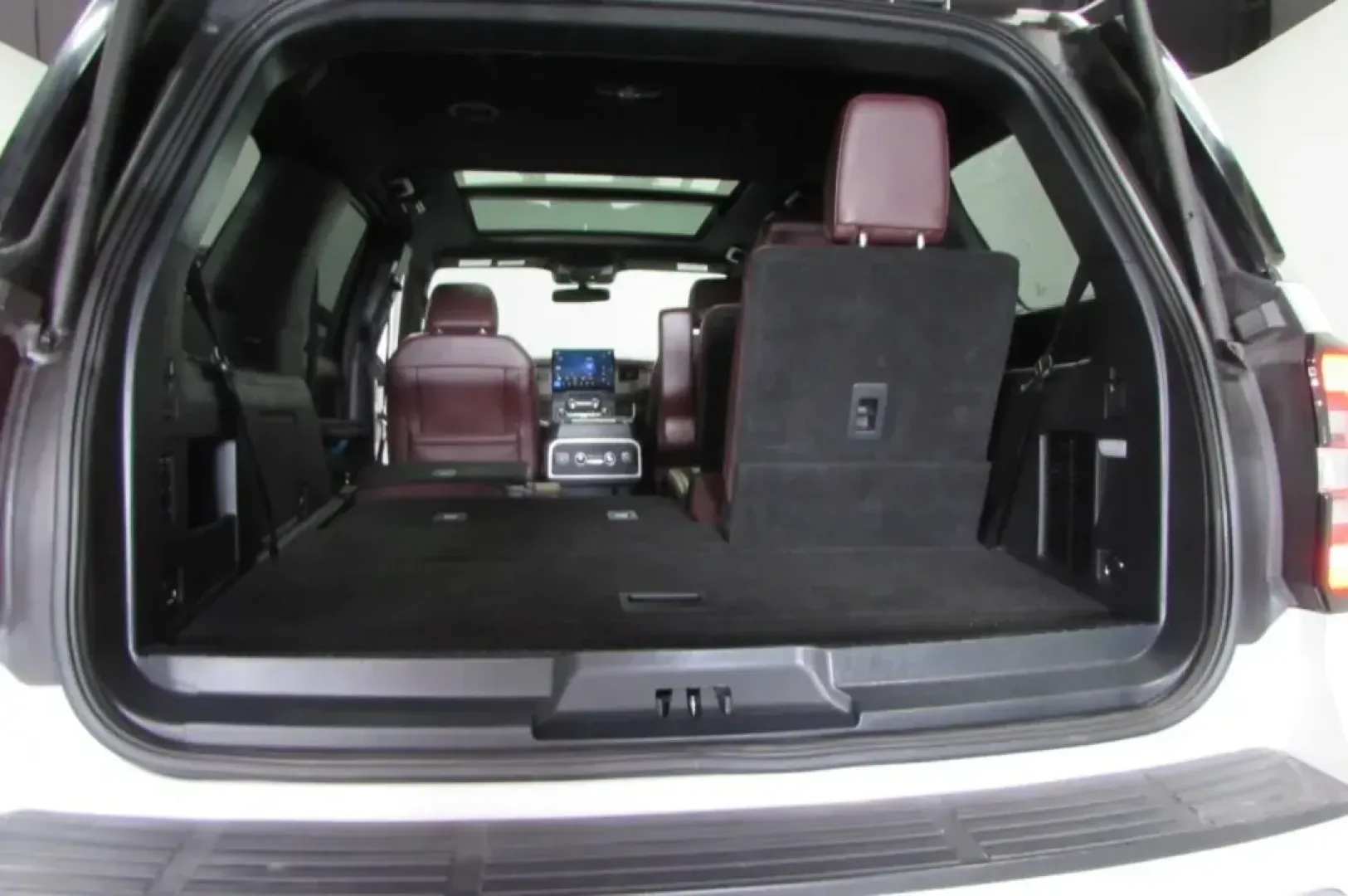 2023 /Mahogany Leather Ford Expedition Limited (1FMJU2A8XPE) with an Other engine, Automatic transmission, located at 12830 Highway 21, De Soto, MO, 63020, (636) 337-7777, 38.153099, -90.573624 - **Experience Adventure Like Never Before with the 2023 Ford Expedition Limited at Pettus CDJR DeSoto!**<br /> <br /> Are you ready to elevate your family adventures or weekend getaways? The 2023 Ford Expedition Limited is the perfect SUV for those who crave both luxury and practicality. With spaciou - Photo#28
