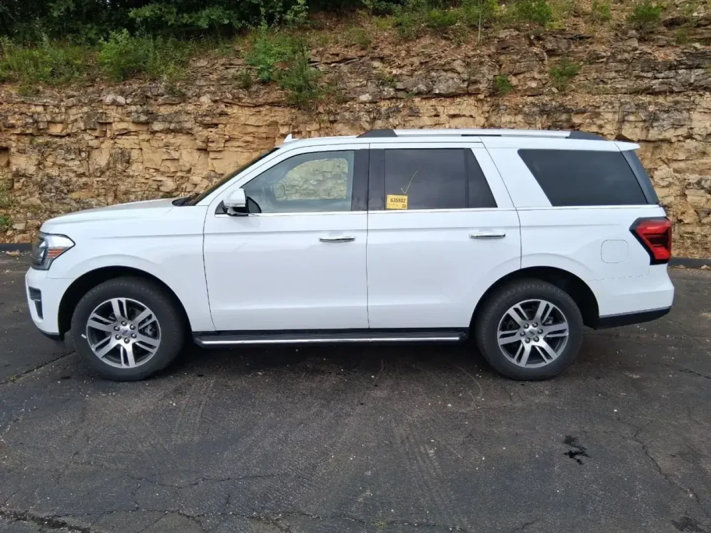 2023 /Mahogany Leather Ford Expedition Limited (1FMJU2A8XPE) with an Other engine, Automatic transmission, located at 12830 Highway 21, De Soto, MO, 63020, (636) 337-7777, 38.153099, -90.573624 - **Experience Adventure Like Never Before with the 2023 Ford Expedition Limited at Pettus CDJR DeSoto!**<br /> <br /> Are you ready to elevate your family adventures or weekend getaways? The 2023 Ford Expedition Limited is the perfect SUV for those who crave both luxury and practicality. With spaciou - Photo#31