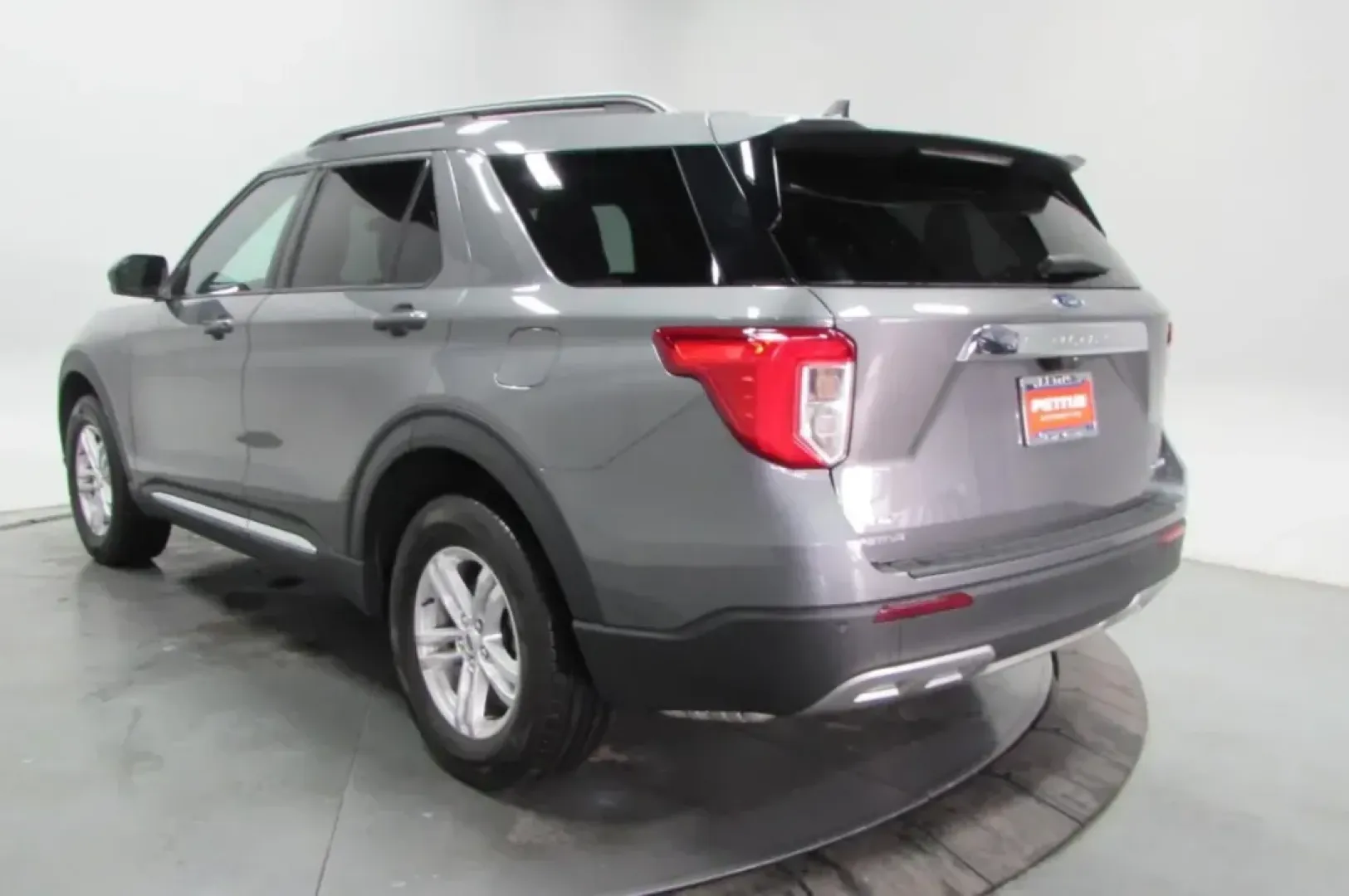 2023 /Ebony Leather Ford Explorer XLT (1FMSK8DH3PG) with an Other engine, Automatic transmission, located at 12830 Highway 21, De Soto, MO, 63020, (636) 337-7777, 38.153099, -90.573624 - **Experience Adventure with the 2023 Ford Explorer XLT at Pettus CDJR DeSoto!**<br /> <br /> Are you ready to elevate your family outings, weekend adventures, or daily commutes? The 2023 Ford Explorer XLT is the perfect SUV that seamlessly blends comfort, space, and advanced technology, making it an - Photo#5