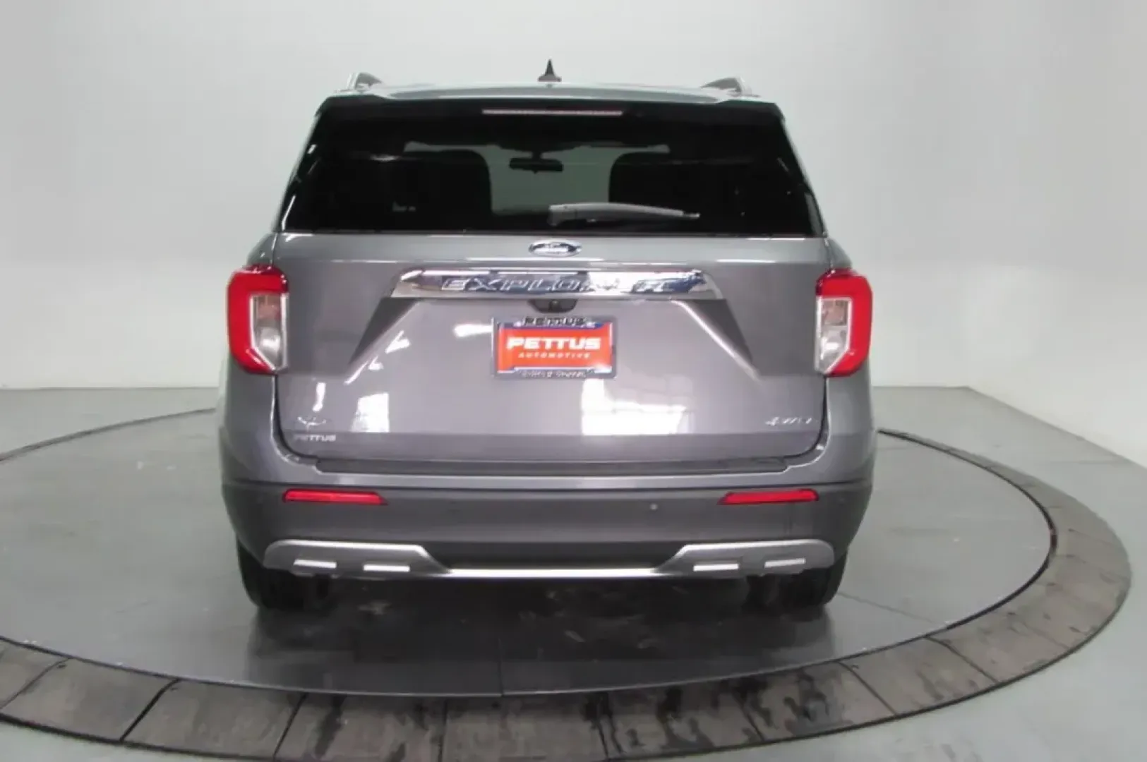 2023 /Ebony Leather Ford Explorer XLT (1FMSK8DH3PG) with an Other engine, Automatic transmission, located at 12830 Highway 21, De Soto, MO, 63020, (636) 337-7777, 38.153099, -90.573624 - **Experience Adventure with the 2023 Ford Explorer XLT at Pettus CDJR DeSoto!**<br /> <br /> Are you ready to elevate your family outings, weekend adventures, or daily commutes? The 2023 Ford Explorer XLT is the perfect SUV that seamlessly blends comfort, space, and advanced technology, making it an - Photo#6