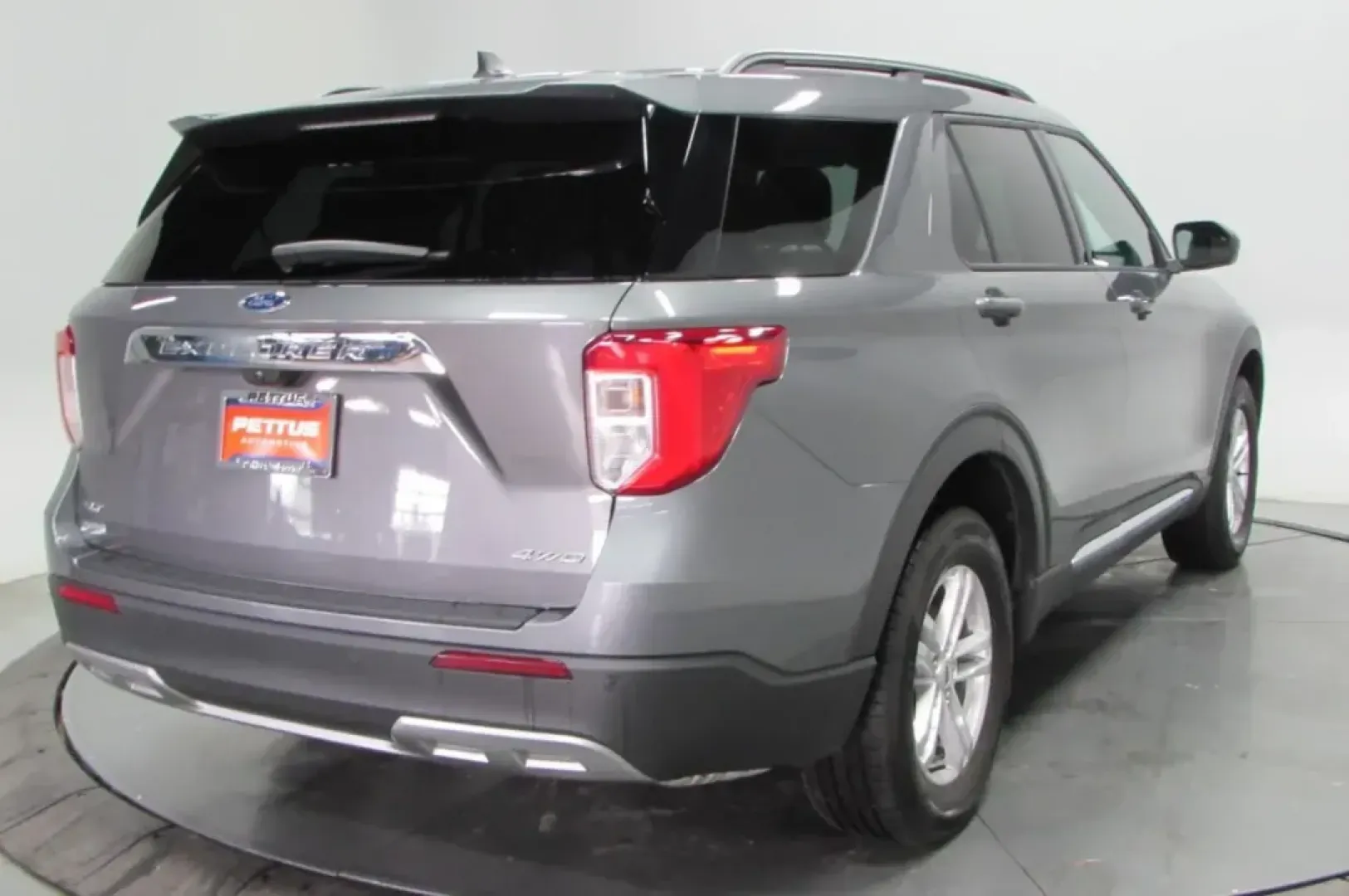 2023 /Ebony Leather Ford Explorer XLT (1FMSK8DH3PG) with an Other engine, Automatic transmission, located at 12830 Highway 21, De Soto, MO, 63020, (636) 337-7777, 38.153099, -90.573624 - **Experience Adventure with the 2023 Ford Explorer XLT at Pettus CDJR DeSoto!**<br /> <br /> Are you ready to elevate your family outings, weekend adventures, or daily commutes? The 2023 Ford Explorer XLT is the perfect SUV that seamlessly blends comfort, space, and advanced technology, making it an - Photo#7