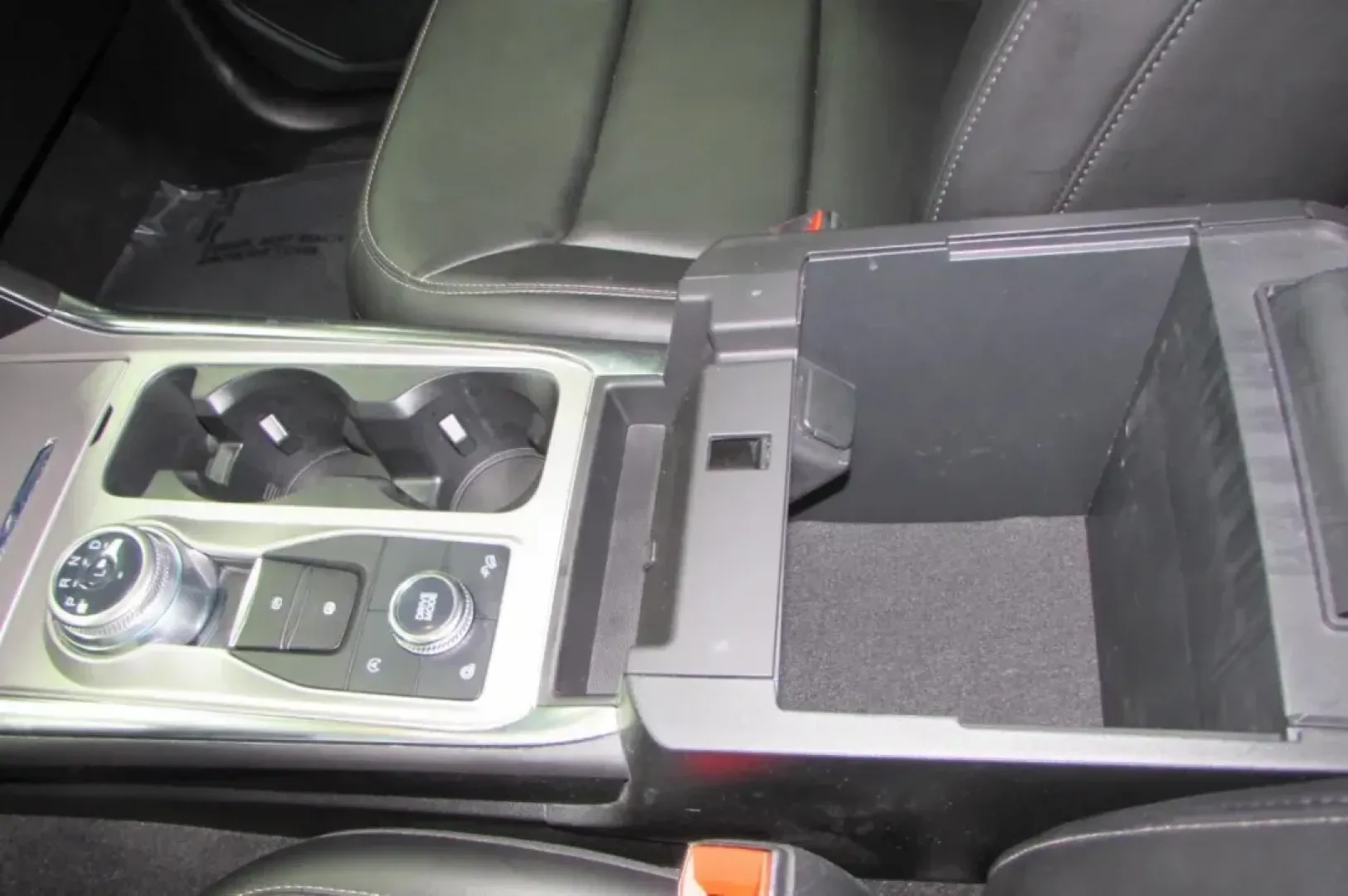 2023 /Ebony Leather Ford Explorer XLT (1FMSK8DH3PG) with an Other engine, Automatic transmission, located at 12830 Highway 21, De Soto, MO, 63020, (636) 337-7777, 38.153099, -90.573624 - **Experience Adventure with the 2023 Ford Explorer XLT at Pettus CDJR DeSoto!**<br /> <br /> Are you ready to elevate your family outings, weekend adventures, or daily commutes? The 2023 Ford Explorer XLT is the perfect SUV that seamlessly blends comfort, space, and advanced technology, making it an - Photo#20