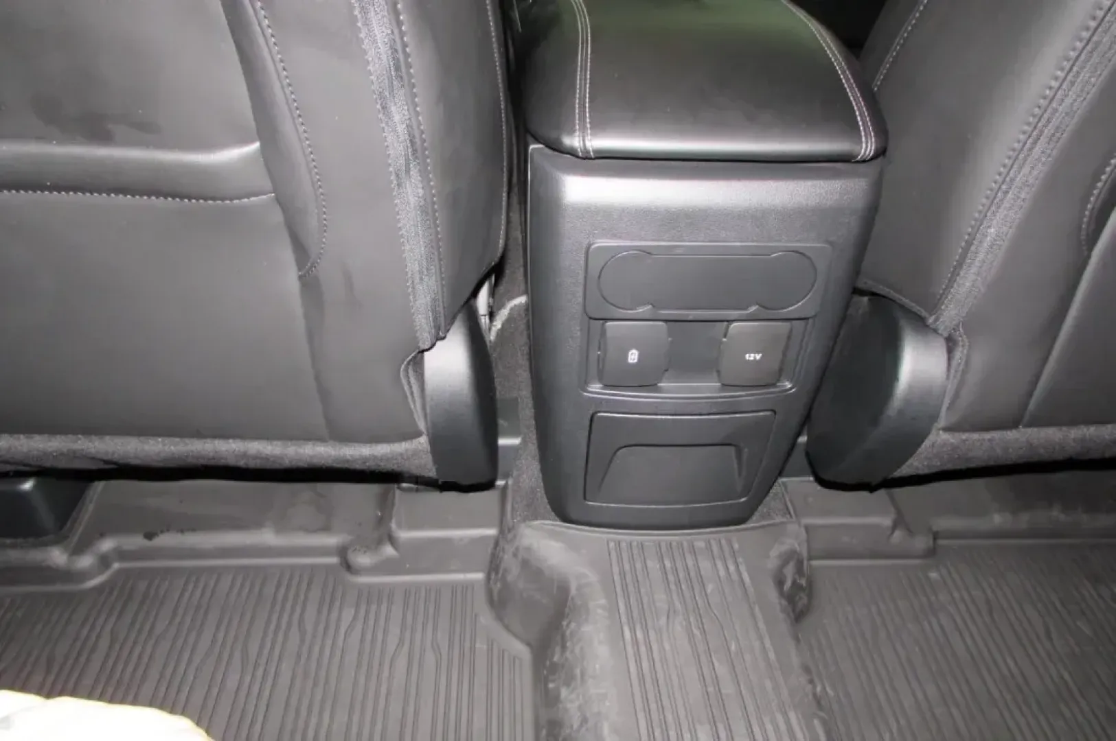 2023 /Ebony Leather Ford Explorer XLT (1FMSK8DH3PG) with an Other engine, Automatic transmission, located at 12830 Highway 21, De Soto, MO, 63020, (636) 337-7777, 38.153099, -90.573624 - **Experience Adventure with the 2023 Ford Explorer XLT at Pettus CDJR DeSoto!**<br /> <br /> Are you ready to elevate your family outings, weekend adventures, or daily commutes? The 2023 Ford Explorer XLT is the perfect SUV that seamlessly blends comfort, space, and advanced technology, making it an - Photo#24
