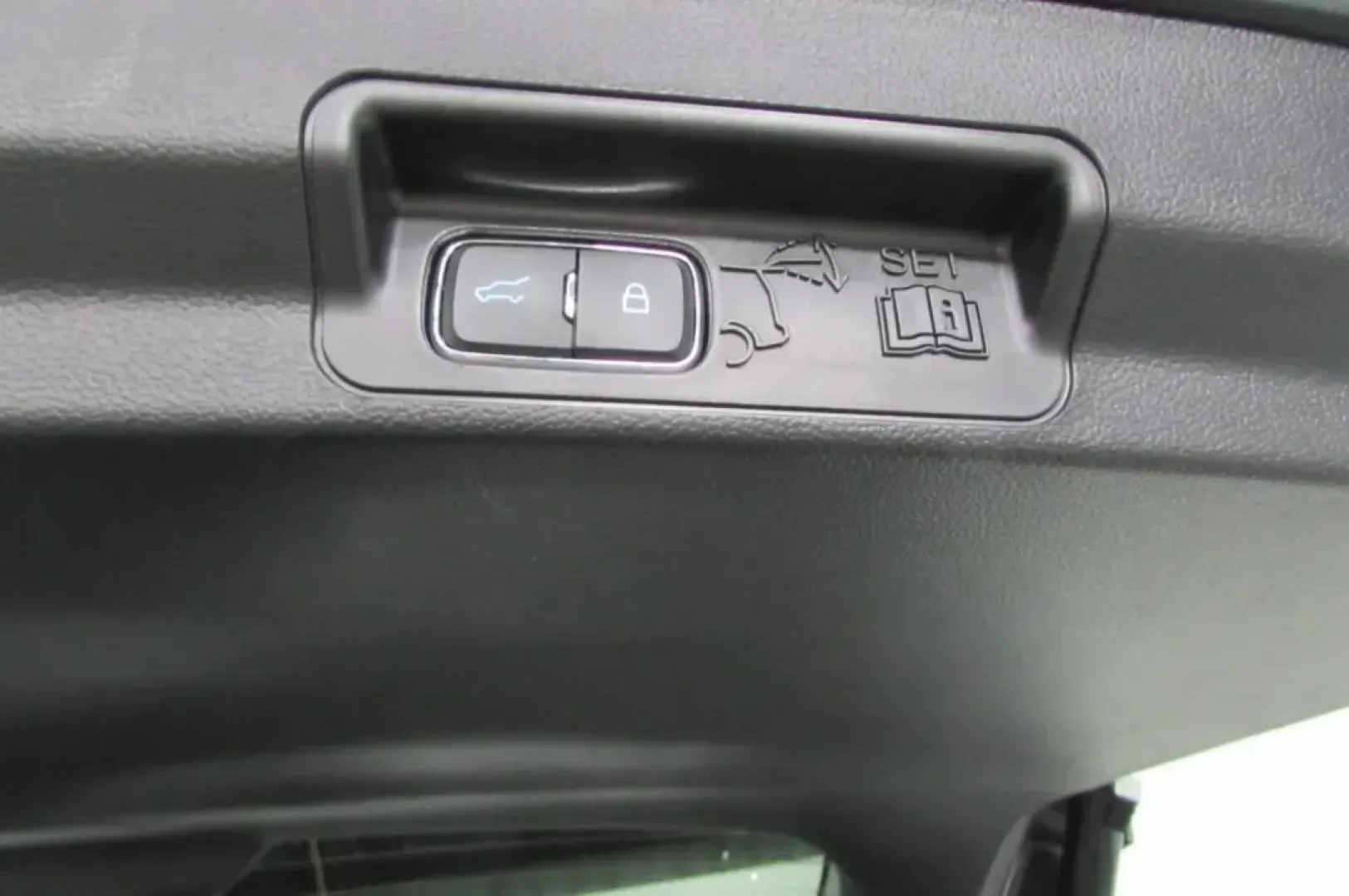 2023 /Ebony Leather Ford Explorer XLT (1FMSK8DH3PG) with an Other engine, Automatic transmission, located at 12830 Highway 21, De Soto, MO, 63020, (636) 337-7777, 38.153099, -90.573624 - **Experience Adventure with the 2023 Ford Explorer XLT at Pettus CDJR DeSoto!**<br /> <br /> Are you ready to elevate your family outings, weekend adventures, or daily commutes? The 2023 Ford Explorer XLT is the perfect SUV that seamlessly blends comfort, space, and advanced technology, making it an - Photo#27