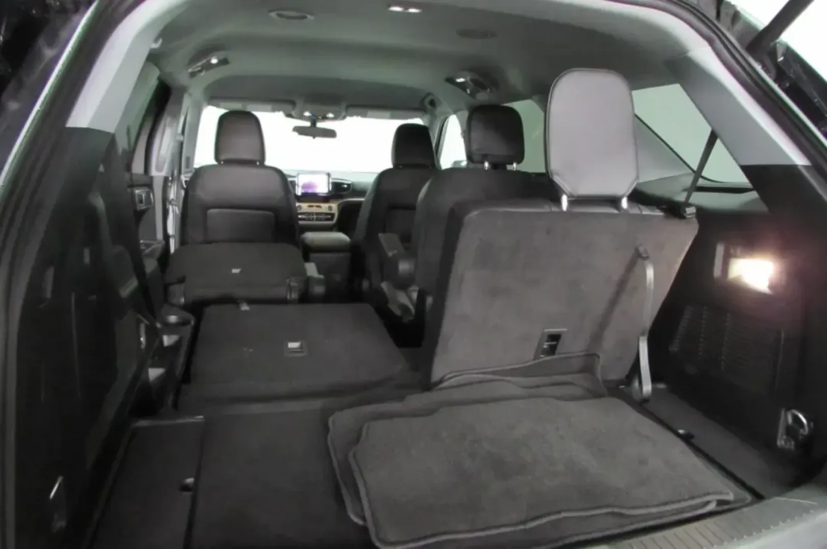 2023 /Ebony Leather Ford Explorer XLT (1FMSK8DH3PG) with an Other engine, Automatic transmission, located at 12830 Highway 21, De Soto, MO, 63020, (636) 337-7777, 38.153099, -90.573624 - **Experience Adventure with the 2023 Ford Explorer XLT at Pettus CDJR DeSoto!**<br /> <br /> Are you ready to elevate your family outings, weekend adventures, or daily commutes? The 2023 Ford Explorer XLT is the perfect SUV that seamlessly blends comfort, space, and advanced technology, making it an - Photo#29