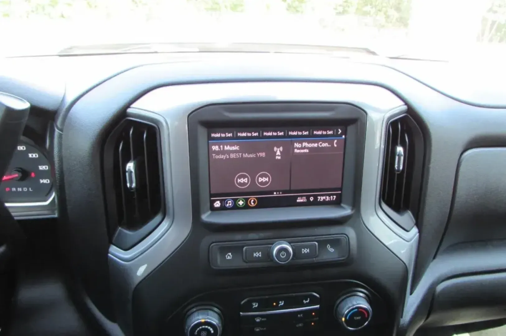 2022 /Jet Black Leather Chevrolet Silverado 2500HD Custom (2GC4YMEY3N1) with an Other engine, located at 12830 Highway 21, De Soto, MO, 63020, (636) 337-7777, 38.153099, -90.573624 - **Get Ready for Your Next Adventure with the 2022 Chevrolet Silverado 2500HD at Pettus CDJR DeSoto!**<br /> <br /> If you're searching for a rugged, dependable truck that can handle everything from weekend adventures to the demands of a growing family, look no further than this stunning 2022 Chevrol - Photo#24