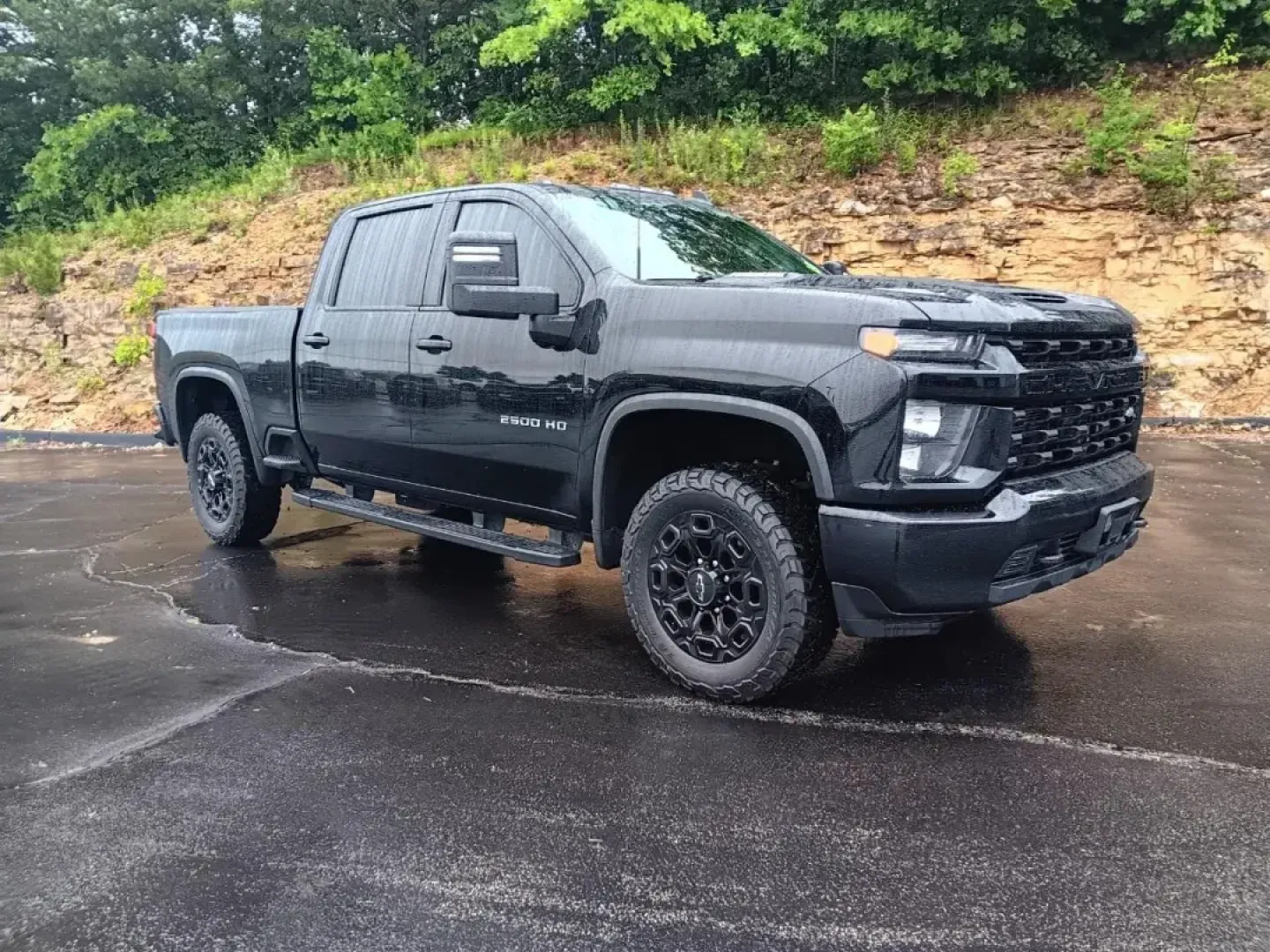 2022 /Jet Black Leather Chevrolet Silverado 2500HD Custom (2GC4YMEY3N1) with an Other engine, located at 12830 Highway 21, De Soto, MO, 63020, (636) 337-7777, 38.153099, -90.573624 - **Get Ready for Your Next Adventure with the 2022 Chevrolet Silverado 2500HD at Pettus CDJR DeSoto!**<br /> <br /> If you're searching for a rugged, dependable truck that can handle everything from weekend adventures to the demands of a growing family, look no further than this stunning 2022 Chevrol - Photo#31