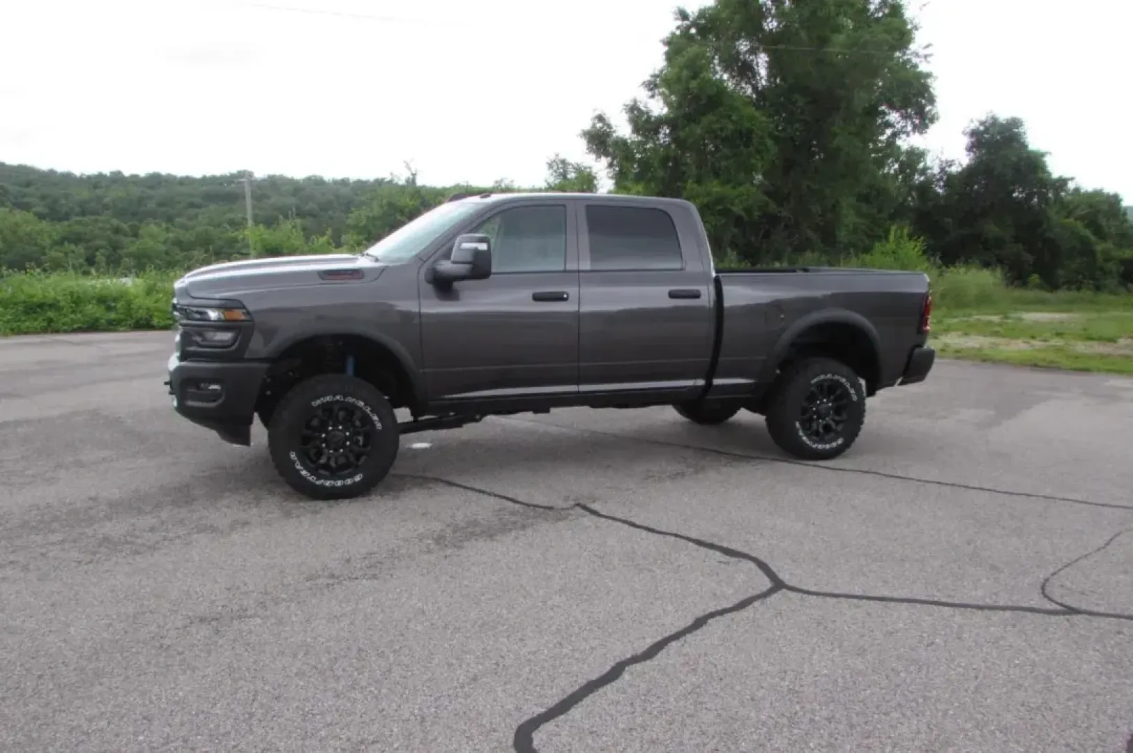 2025 /Diesel Gray/Black Cloth Ram 2500 Tradesman (3C6TR5CJXSG) with an Other engine, located at 12830 Highway 21, De Soto, MO, 63020, (636) 337-7777, 38.153099, -90.573624 - Are you ready to elevate your lifestyle with a truck that embodies strength, versatility, and modern features? The 2025 Ram 2500 Tradesman is the perfect companion for those who demand more from their vehicle, whether you're a weekend warrior, a commuter, or a busy family. With its unbeatable durabi - Photo#3