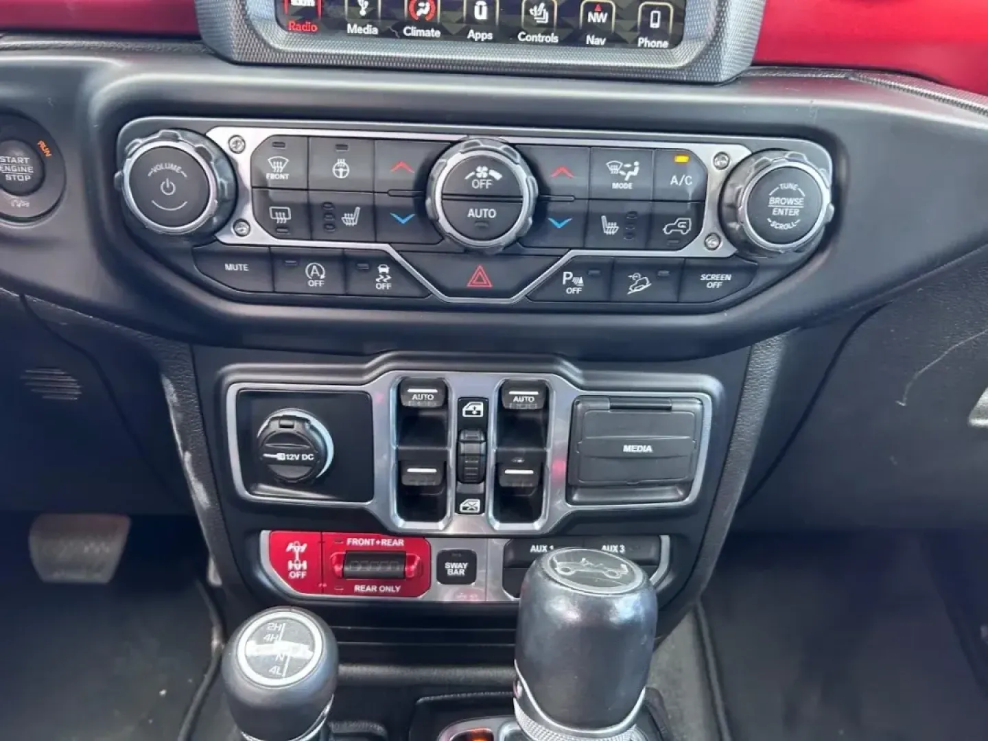 2018 /Black Leather Jeep Wrangler Unlimited Rubicon (1C4HJXFG1JW) with an 3.6L V6 24V VVT UPG I engine, located at 970 Woodlawn Dr., Farmington, MO, 63640, (573) 431-7800, 37.825642, -90.468674 - **Adventure Awaits: 2018 Jeep Wrangler Unlimited Rubicon at Pettus CDJR Farmington**<br /> <br /> Are you ready to elevate your outdoor adventures or conquer the daily commute? Look no further than this rugged yet refined 2018 Jeep Wrangler Unlimited Rubicon, now available at Pettus CDJR Farmington. - Photo#14