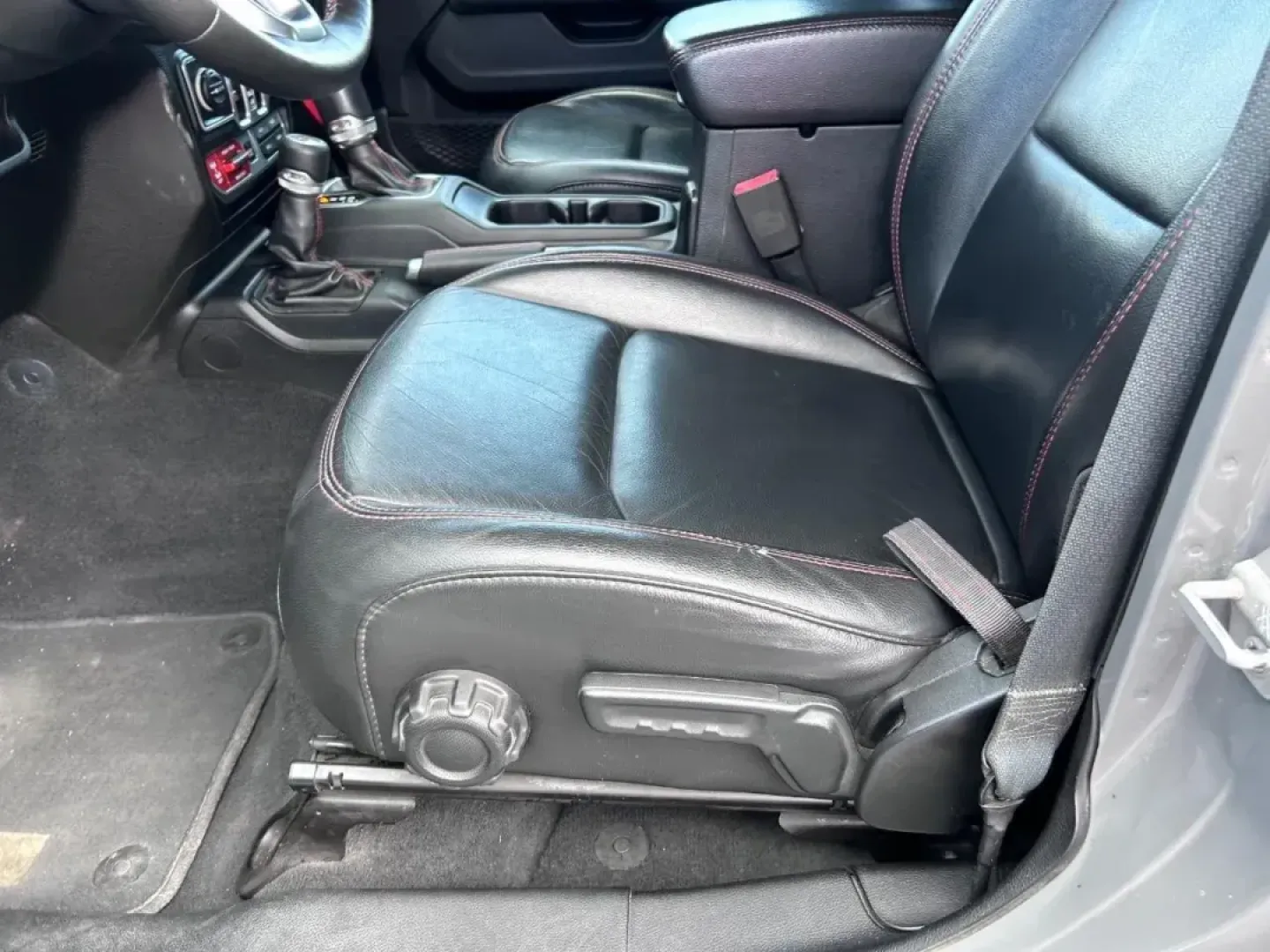 2018 /Black Leather Jeep Wrangler Unlimited Rubicon (1C4HJXFG1JW) with an 3.6L V6 24V VVT UPG I engine, located at 970 Woodlawn Dr., Farmington, MO, 63640, (573) 431-7800, 37.825642, -90.468674 - **Adventure Awaits: 2018 Jeep Wrangler Unlimited Rubicon at Pettus CDJR Farmington**<br /> <br /> Are you ready to elevate your outdoor adventures or conquer the daily commute? Look no further than this rugged yet refined 2018 Jeep Wrangler Unlimited Rubicon, now available at Pettus CDJR Farmington. - Photo#18