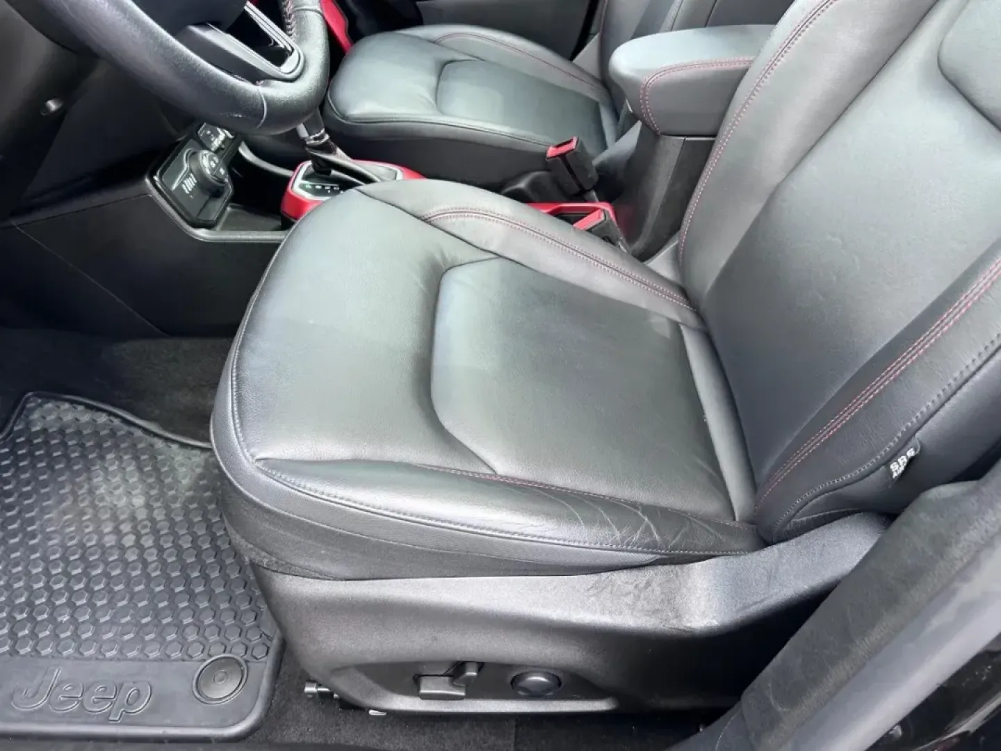 2022 /Black Leather Jeep Renegade Trailhawk (ZACNJDC15NP) with an 1.3L I4 Turbo MAIR DI engine, Automatic transmission, located at 970 Woodlawn Dr., Farmington, MO, 63640, (573) 431-7800, 37.825642, -90.468674 - ### Explore the Great Outdoors with the 2022 Jeep Renegade Trailhawk from Pettus CDJR Farmington!<br /> <br /> Are you ready for your next adventure? The 2022 Jeep Renegade Trailhawk is not just a vehicle; it's your gateway to weekend getaways and outdoor escapades. Perfect for growing families or w - Photo#19