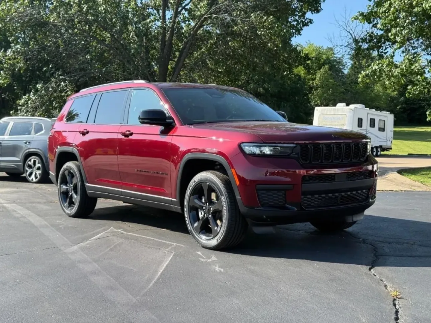 2025 Jeep Grand Cherokee Altitude X (1C4RJKAG8S8) with an Other engine, Automatic transmission, located at 12830 Highway 21, De Soto, MO, 63020, (636) 337-7777, 38.153099, -90.573624 - Experience the thrill of adventure and everyday practicality with the remarkable 2025 Jeep Grand Cherokee L Altitude X, available now at Pettus CDJR Farmington. As the perfect SUV for those seeking a balance between luxurious comfort and rugged capability, this vehicle is an excellent choice for gro - Photo#0