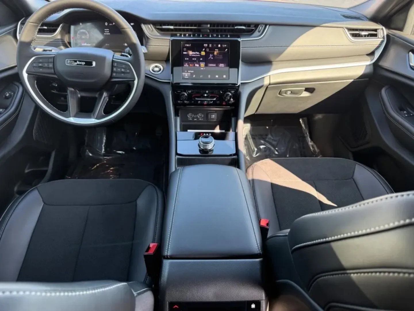 2025 Jeep Grand Cherokee Altitude X (1C4RJKAG8S8) with an Other engine, Automatic transmission, located at 12830 Highway 21, De Soto, MO, 63020, (636) 337-7777, 38.153099, -90.573624 - Experience the thrill of adventure and everyday practicality with the remarkable 2025 Jeep Grand Cherokee L Altitude X, available now at Pettus CDJR Farmington. As the perfect SUV for those seeking a balance between luxurious comfort and rugged capability, this vehicle is an excellent choice for gro - Photo#7