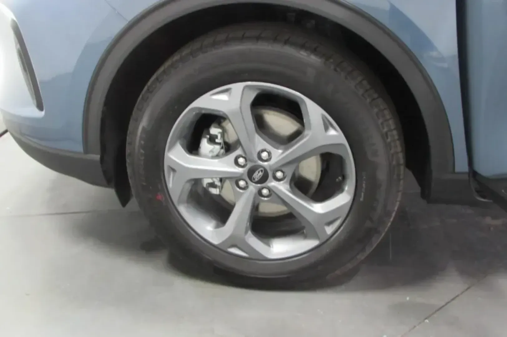 2025 /Ebony Leather Ford Escape ST-Line Select (1FMCU9NZ2SU) with an 2.5L iVCT Atkinson Cycle I-4 Hybrid engine, located at 12836 Highway 21, De Soto, MO, 63020, (636) 337-7777, 38.151867, -90.575615 - **Adventure Awaits: Drive the 2025 Ford Escape Hybrid ST-Line Select from Pettus Ford De Soto!**<br /> <br /> Imagine cruising through the scenic routes of De Soto, MO, in a vehicle that combines eco-friendliness with modern sophistication-the 2025 Ford Escape Hybrid ST-Line Select. Perfect for week - Photo#9