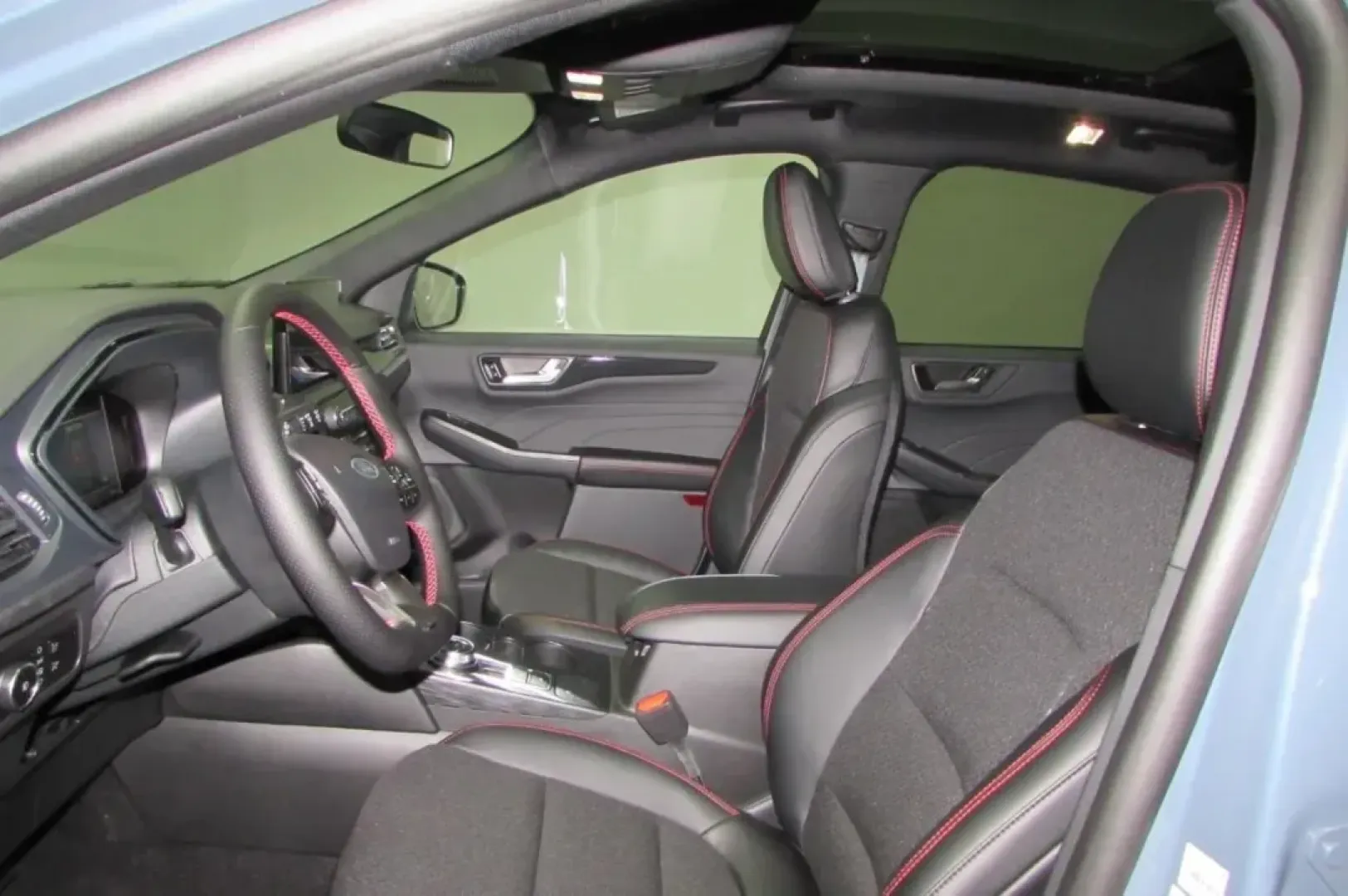 2025 /Ebony Leather Ford Escape ST-Line Select (1FMCU9NZ2SU) with an 2.5L iVCT Atkinson Cycle I-4 Hybrid engine, located at 12836 Highway 21, De Soto, MO, 63020, (636) 337-7777, 38.151867, -90.575615 - **Adventure Awaits: Drive the 2025 Ford Escape Hybrid ST-Line Select from Pettus Ford De Soto!**<br /> <br /> Imagine cruising through the scenic routes of De Soto, MO, in a vehicle that combines eco-friendliness with modern sophistication-the 2025 Ford Escape Hybrid ST-Line Select. Perfect for week - Photo#12