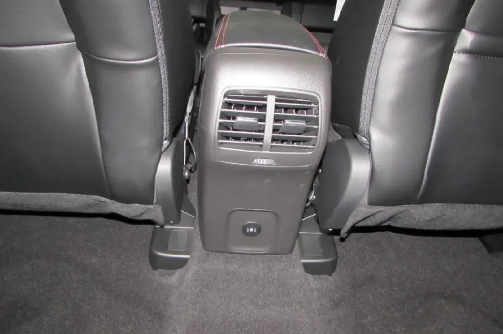 2025 /Ebony Leather Ford Escape ST-Line Select (1FMCU9NZ2SU) with an 2.5L iVCT Atkinson Cycle I-4 Hybrid engine, located at 12836 Highway 21, De Soto, MO, 63020, (636) 337-7777, 38.151867, -90.575615 - **Adventure Awaits: Drive the 2025 Ford Escape Hybrid ST-Line Select from Pettus Ford De Soto!**<br /> <br /> Imagine cruising through the scenic routes of De Soto, MO, in a vehicle that combines eco-friendliness with modern sophistication-the 2025 Ford Escape Hybrid ST-Line Select. Perfect for week - Photo#25