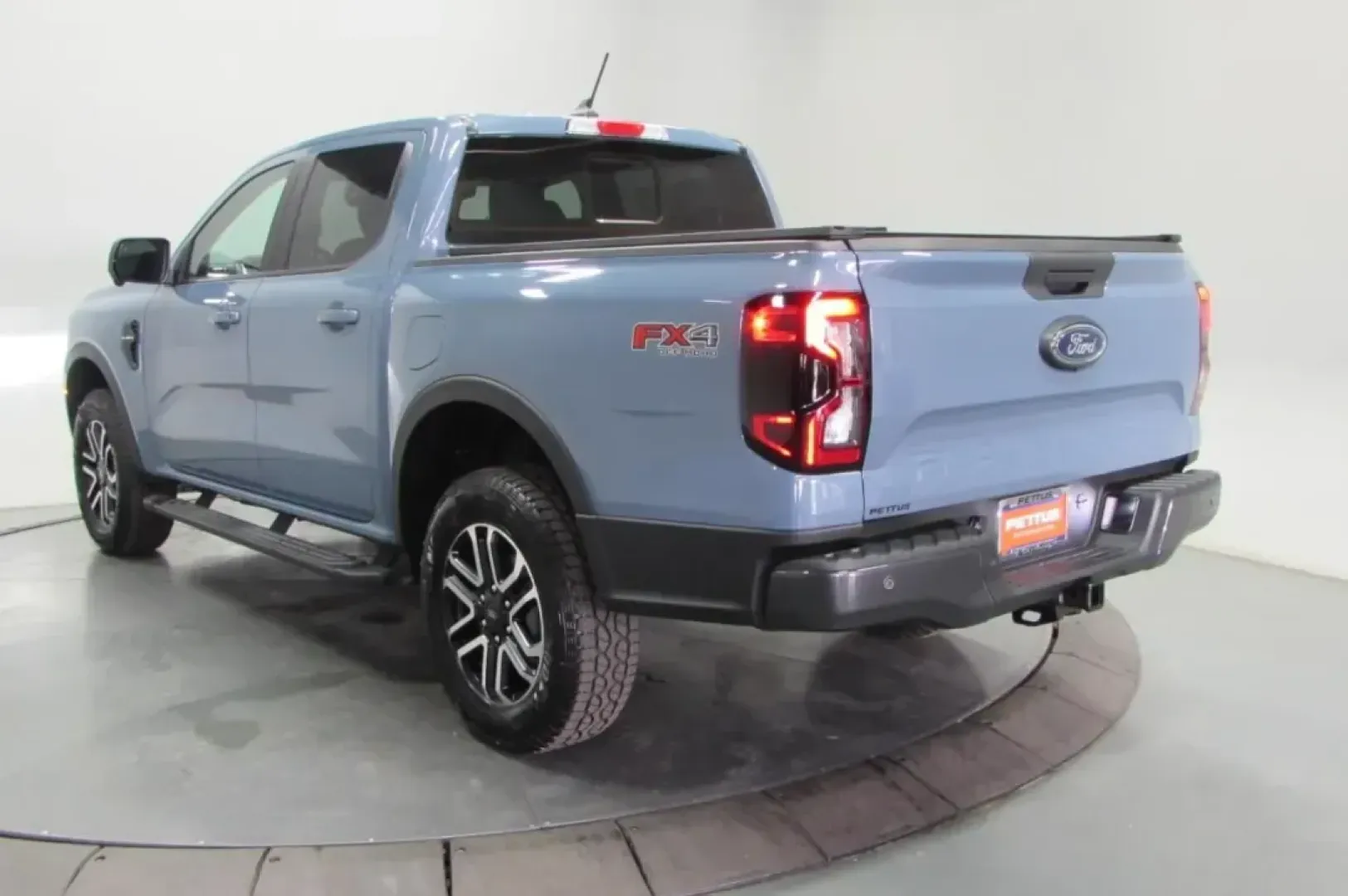 2025 /Ebony Leather Ford Ranger LARIAT (1FTER4KP2SL) with an 2.7L V6 Turbocharged engine, Automatic transmission, located at 12836 Highway 21, De Soto, MO, 63020, (636) 337-7777, 38.151867, -90.575615 - Are you ready to elevate your adventures and transform your daily commute? Look no further than this stunning 2025 Ford Ranger LARIAT, available now at Pettus Ford De Soto. Located at 12836 Missouri Hwy 21 in De Soto, MO, our OEM dealership specializes in quality used vehicles and offers a fantastic - Photo#6