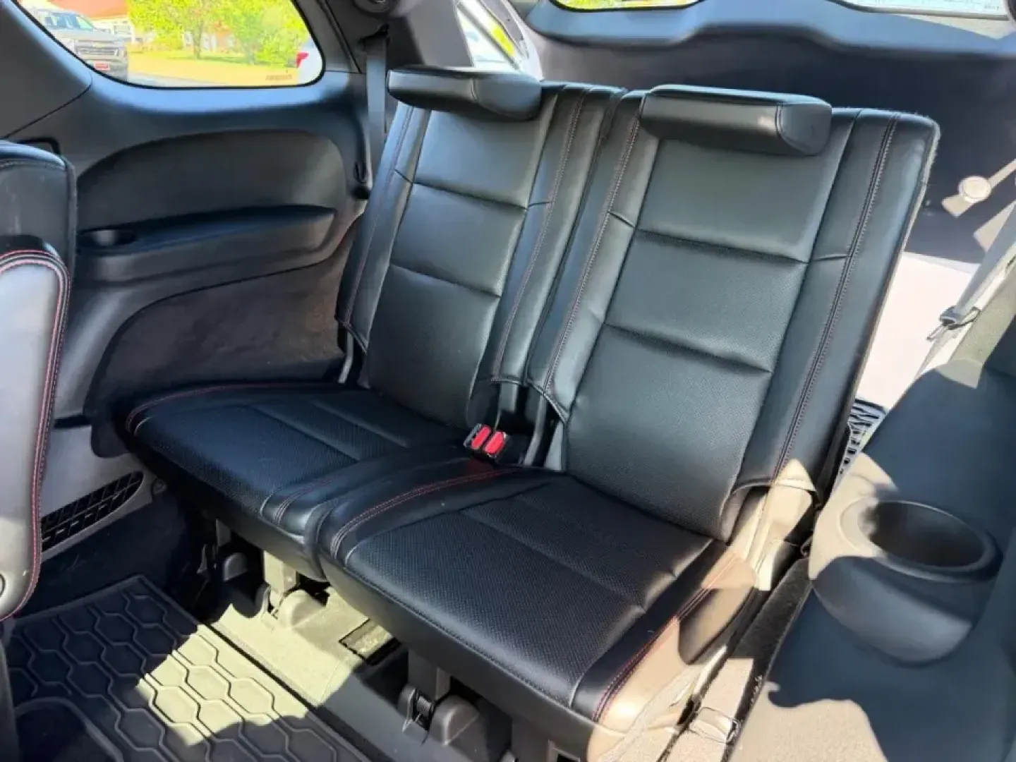 2023 /Black Leather Dodge Durango R/T Plus (1C4SDJCT5PC) with an 5.7L V8 HEMI MDS VVT engine, Automatic transmission, located at 970 Woodlawn Dr., Farmington, MO, 63640, (573) 431-7800, 37.825642, -90.468674 - Make every day feel like a getaway in this bold, family-ready performance SUV-perfect for school drop-offs, long commutes to St. Louis, and weekend road trips down US-67 with room for friends, gear, and plenty of attitude. This **2023 Dodge Durango R/T Plus AWD** blends muscle-car spirit with three- - Photo#9
