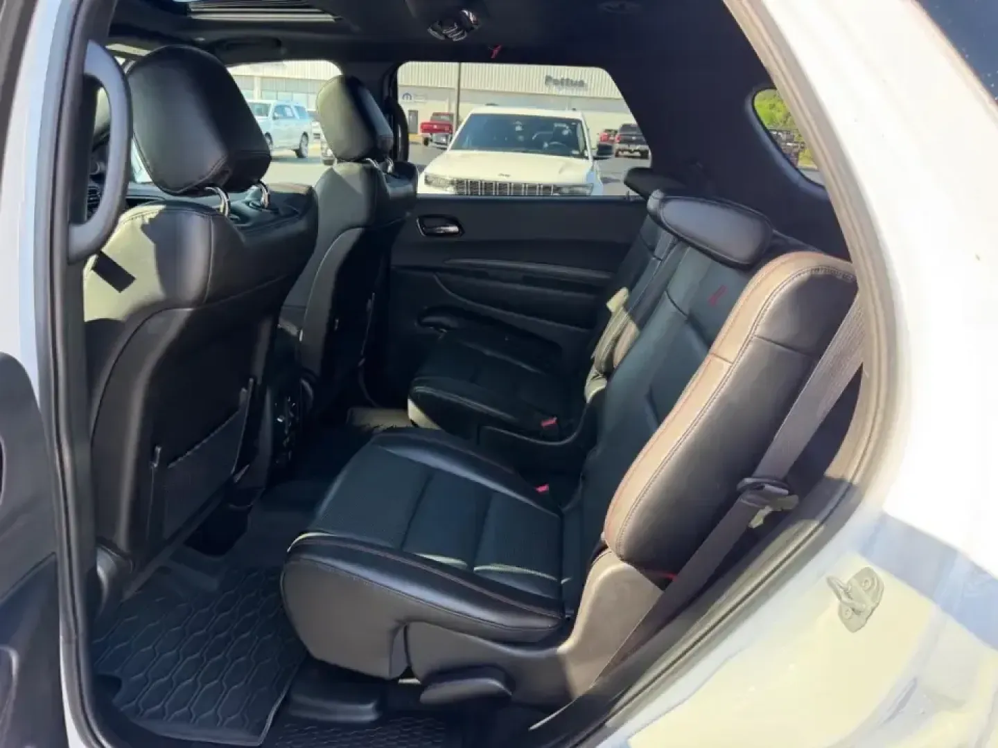 2023 /Black Leather Dodge Durango R/T Plus (1C4SDJCT5PC) with an 5.7L V8 HEMI MDS VVT engine, Automatic transmission, located at 970 Woodlawn Dr., Farmington, MO, 63640, (573) 431-7800, 37.825642, -90.468674 - Make every day feel like a getaway in this bold, family-ready performance SUV-perfect for school drop-offs, long commutes to St. Louis, and weekend road trips down US-67 with room for friends, gear, and plenty of attitude. This **2023 Dodge Durango R/T Plus AWD** blends muscle-car spirit with three- - Photo#10