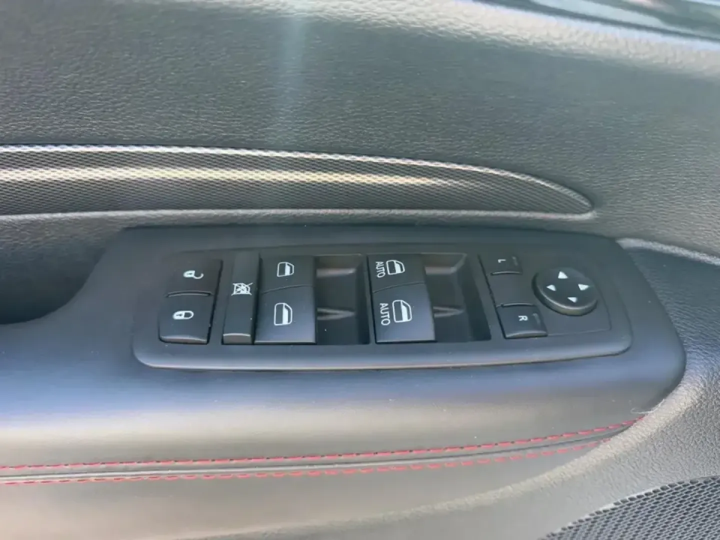 2023 /Black Leather Dodge Durango R/T Plus (1C4SDJCT5PC) with an 5.7L V8 HEMI MDS VVT engine, Automatic transmission, located at 970 Woodlawn Dr., Farmington, MO, 63640, (573) 431-7800, 37.825642, -90.468674 - Make every day feel like a getaway in this bold, family-ready performance SUV-perfect for school drop-offs, long commutes to St. Louis, and weekend road trips down US-67 with room for friends, gear, and plenty of attitude. This **2023 Dodge Durango R/T Plus AWD** blends muscle-car spirit with three- - Photo#21