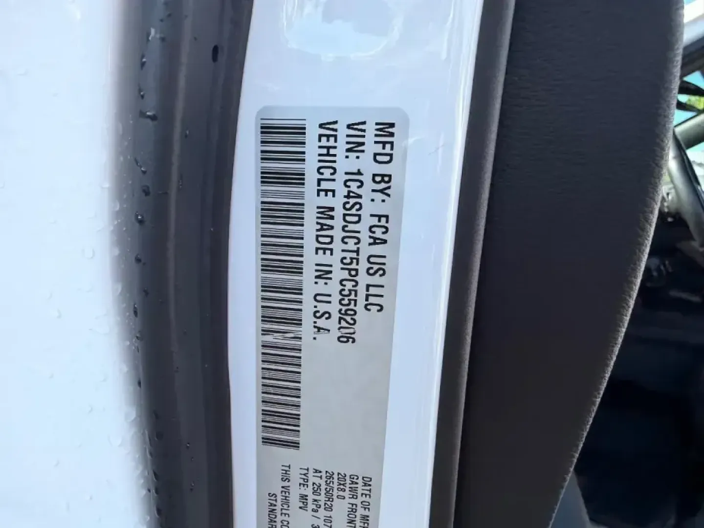 2023 /Black Leather Dodge Durango R/T Plus (1C4SDJCT5PC) with an 5.7L V8 HEMI MDS VVT engine, Automatic transmission, located at 970 Woodlawn Dr., Farmington, MO, 63640, (573) 431-7800, 37.825642, -90.468674 - Make every day feel like a getaway in this bold, family-ready performance SUV-perfect for school drop-offs, long commutes to St. Louis, and weekend road trips down US-67 with room for friends, gear, and plenty of attitude. This **2023 Dodge Durango R/T Plus AWD** blends muscle-car spirit with three- - Photo#26