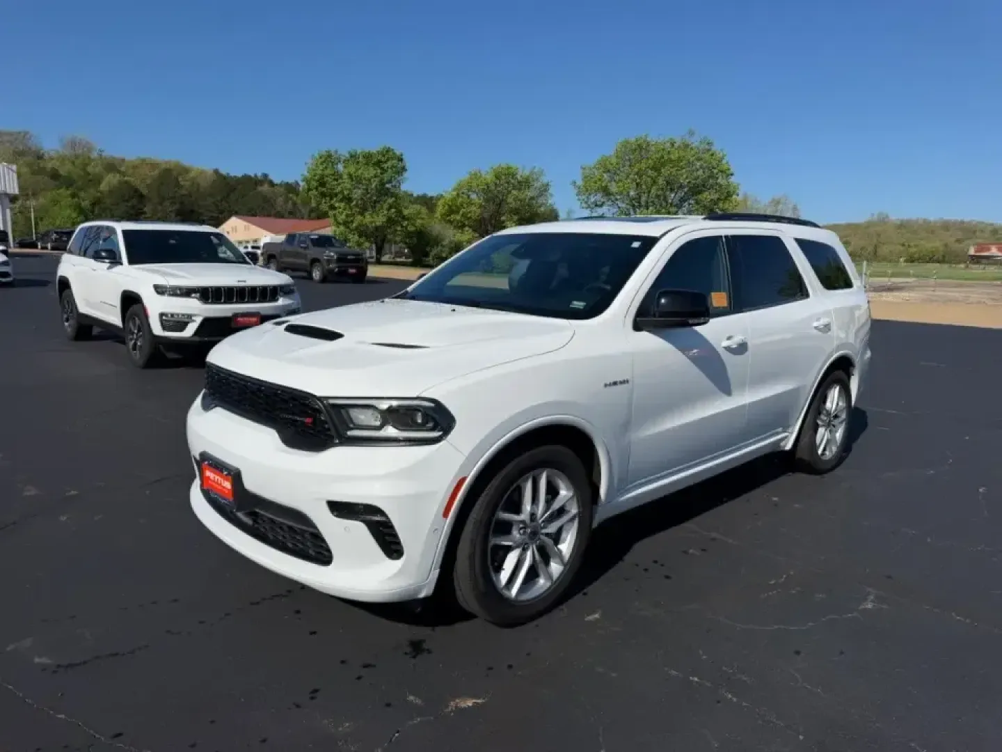 2023 /Black Leather Dodge Durango R/T Plus (1C4SDJCT5PC) with an 5.7L V8 HEMI MDS VVT engine, Automatic transmission, located at 970 Woodlawn Dr., Farmington, MO, 63640, (573) 431-7800, 37.825642, -90.468674 - Make every day feel like a getaway in this bold, family-ready performance SUV-perfect for school drop-offs, long commutes to St. Louis, and weekend road trips down US-67 with room for friends, gear, and plenty of attitude. This **2023 Dodge Durango R/T Plus AWD** blends muscle-car spirit with three- - Photo#7