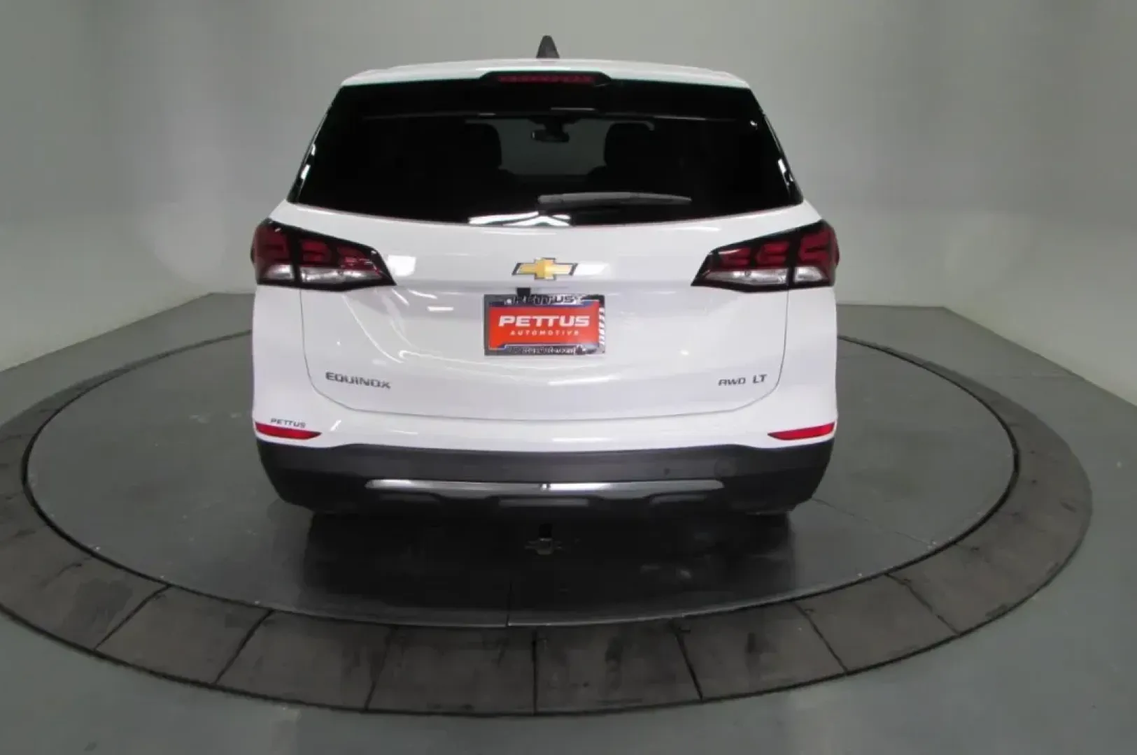 2023 /Medium Ash Gray Cloth Chevrolet Equinox LT (3GNAXTEG0PS) with an Other engine, Automatic transmission, located at 12836 Highway 21, De Soto, MO, 63020, (636) 337-7777, 38.151867, -90.575615 - **Discover Your Next Adventure with the 2023 Chevrolet Equinox LT at Pettus Ford De Soto!**<br /> <br /> Are you on the hunt for a versatile SUV that perfectly balances style, comfort, and functionality? Look no further than this stunning **2023 Chevrolet Equinox LT** available at **Pettus Ford De S - Photo#6