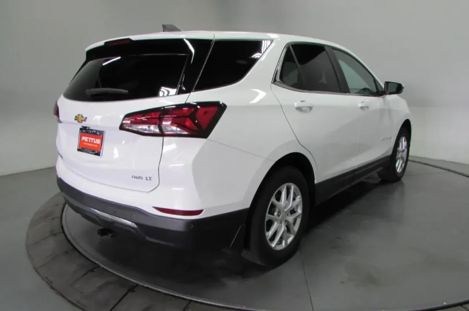 2023 /Medium Ash Gray Cloth Chevrolet Equinox LT (3GNAXTEG0PS) with an Other engine, Automatic transmission, located at 12836 Highway 21, De Soto, MO, 63020, (636) 337-7777, 38.151867, -90.575615 - **Discover Your Next Adventure with the 2023 Chevrolet Equinox LT at Pettus Ford De Soto!**<br /> <br /> Are you on the hunt for a versatile SUV that perfectly balances style, comfort, and functionality? Look no further than this stunning **2023 Chevrolet Equinox LT** available at **Pettus Ford De S - Photo#7