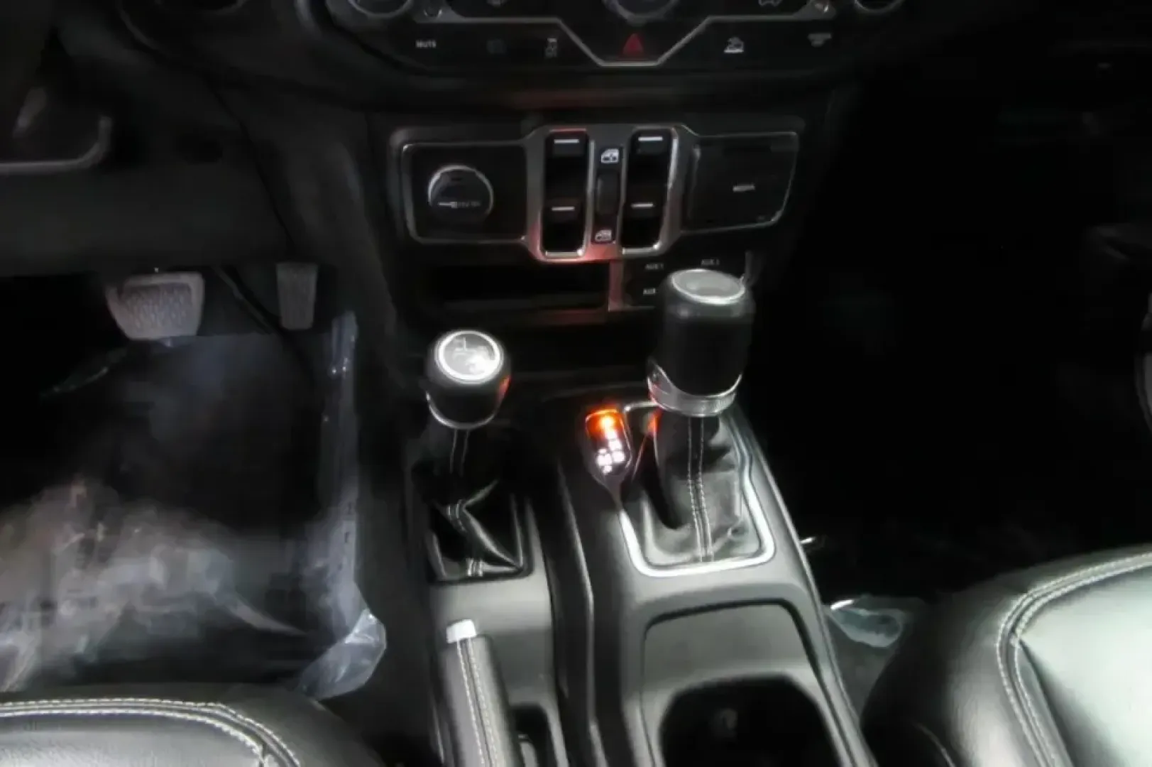 2023 /Black Jeep Wrangler Sahara 4xe (1C4JJXP68PW) with an 2.0L L4 DOHC 16V HYBRID engine, Automatic transmission, located at 12830 Highway 21, De Soto, MO, 63020, (636) 337-7777, 38.153099, -90.573624 - **Explore the Great Outdoors with the 2023 Jeep Wrangler Sahara 4xe The Ultimate Adventure Companion!**<br /> <br /> Are you ready to elevate your adventures and redefine your weekend getaways? Look no further than the 2023 Jeep Wrangler Sahara 4xe, the perfect SUV for those who crave exploration, - Photo#21