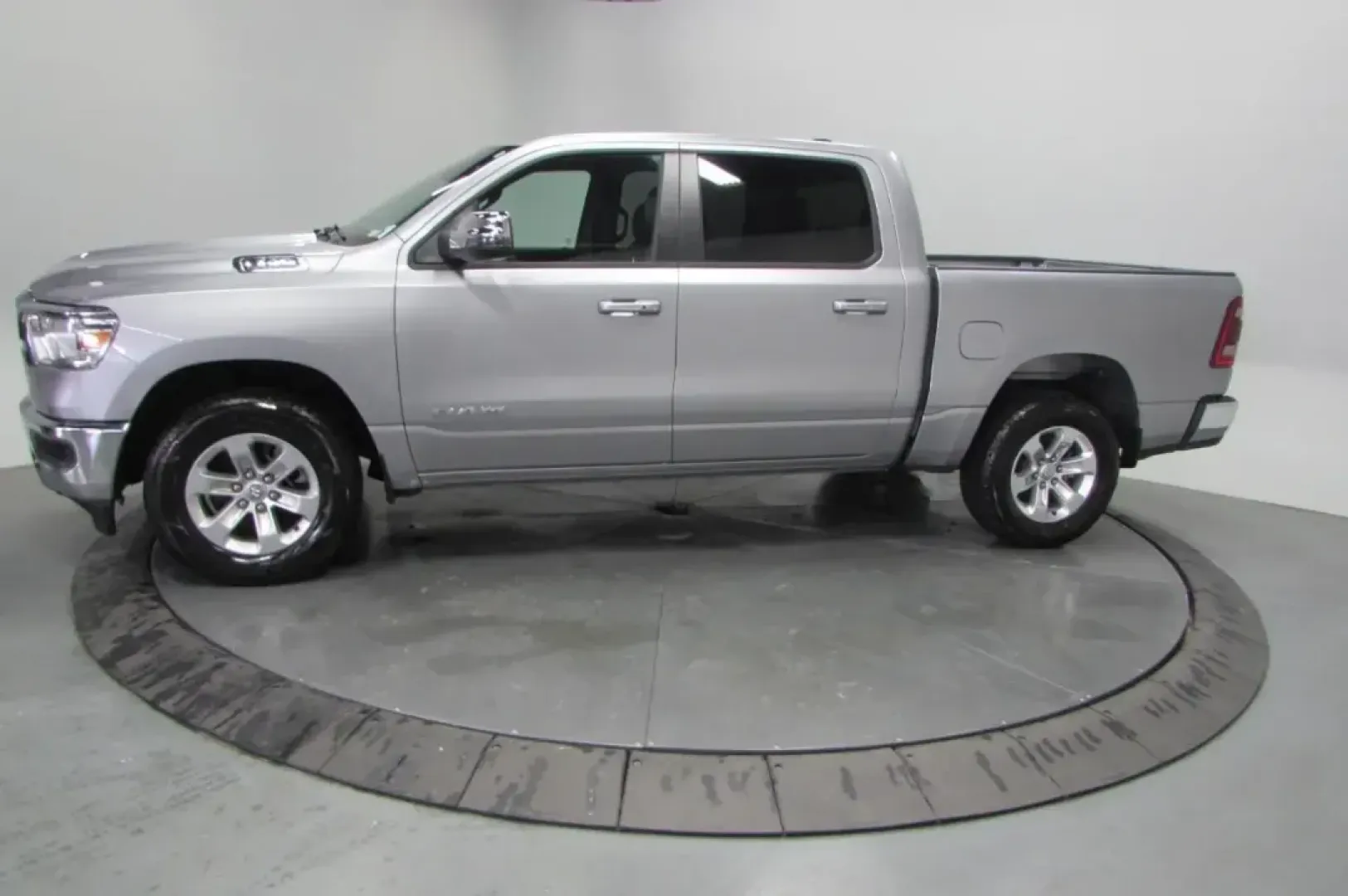 2024 /Black Leather Trimmed Ram 1500 Laramie (1C6SRFJT0RN) with an Other engine, located at 12830 Highway 21, De Soto, MO, 63020, (636) 337-7777, 38.153099, -90.573624 - **Unleash Your Adventurous Spirit with the 2024 Ram 1500 Laramie from Pettus CDJR DeSoto!**<br /> <br /> If you're seeking a truck that combines rugged capability with everyday comfort, look no further than the stunning 2024 Ram 1500 Laramie, now available at Pettus CDJR DeSoto. Situated convenientl - Photo#3