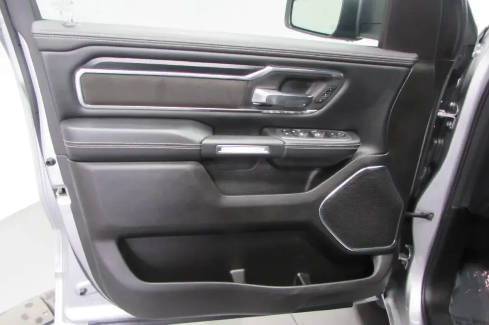 2024 /Black Leather Trimmed Ram 1500 Laramie (1C6SRFJT0RN) with an Other engine, located at 12830 Highway 21, De Soto, MO, 63020, (636) 337-7777, 38.153099, -90.573624 - **Unleash Your Adventurous Spirit with the 2024 Ram 1500 Laramie from Pettus CDJR DeSoto!**<br /> <br /> If you're seeking a truck that combines rugged capability with everyday comfort, look no further than the stunning 2024 Ram 1500 Laramie, now available at Pettus CDJR DeSoto. Situated convenientl - Photo#11