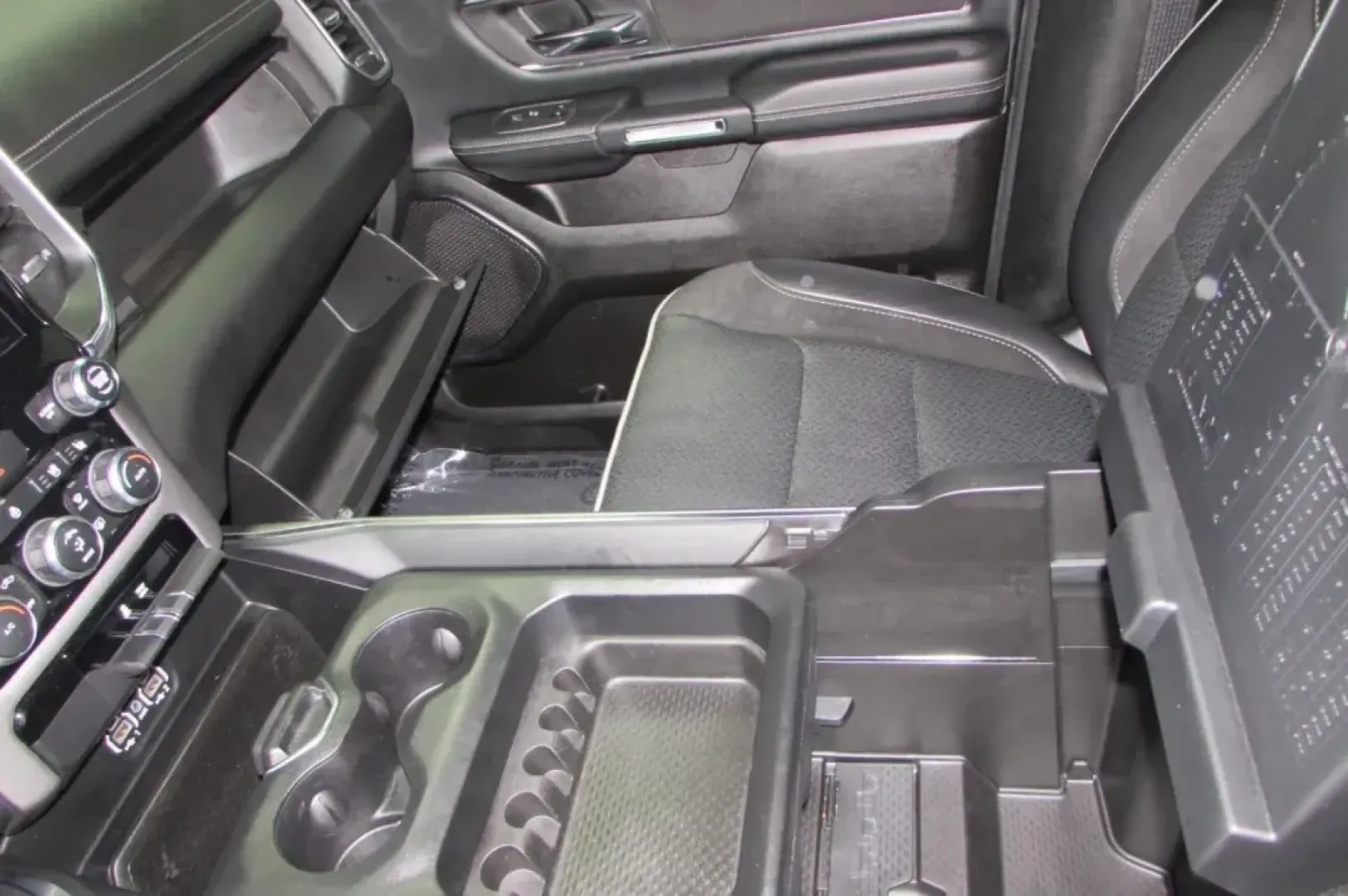 2024 /Black Leather Trimmed Ram 1500 Laramie (1C6SRFJT0RN) with an Other engine, located at 12830 Highway 21, De Soto, MO, 63020, (636) 337-7777, 38.153099, -90.573624 - **Unleash Your Adventurous Spirit with the 2024 Ram 1500 Laramie from Pettus CDJR DeSoto!**<br /> <br /> If you're seeking a truck that combines rugged capability with everyday comfort, look no further than the stunning 2024 Ram 1500 Laramie, now available at Pettus CDJR DeSoto. Situated convenientl - Photo#24
