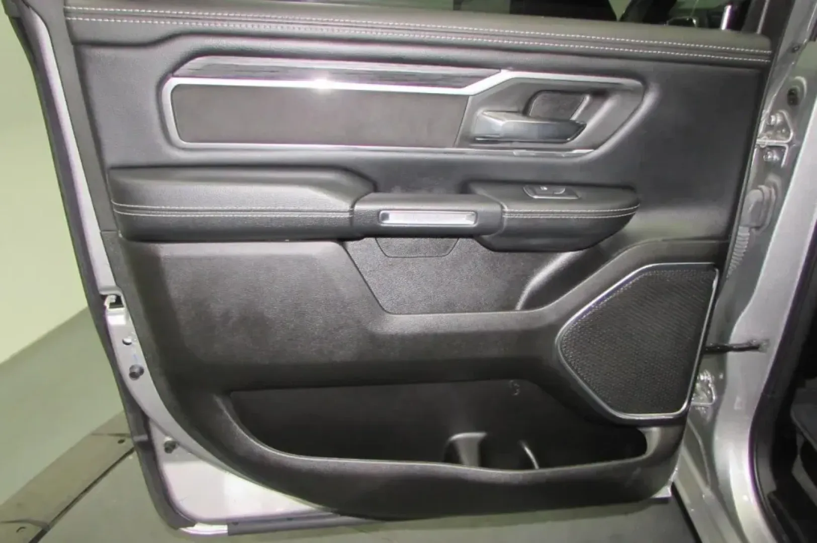 2024 /Black Leather Trimmed Ram 1500 Laramie (1C6SRFJT0RN) with an Other engine, located at 12830 Highway 21, De Soto, MO, 63020, (636) 337-7777, 38.153099, -90.573624 - **Unleash Your Adventurous Spirit with the 2024 Ram 1500 Laramie from Pettus CDJR DeSoto!**<br /> <br /> If you're seeking a truck that combines rugged capability with everyday comfort, look no further than the stunning 2024 Ram 1500 Laramie, now available at Pettus CDJR DeSoto. Situated convenientl - Photo#26