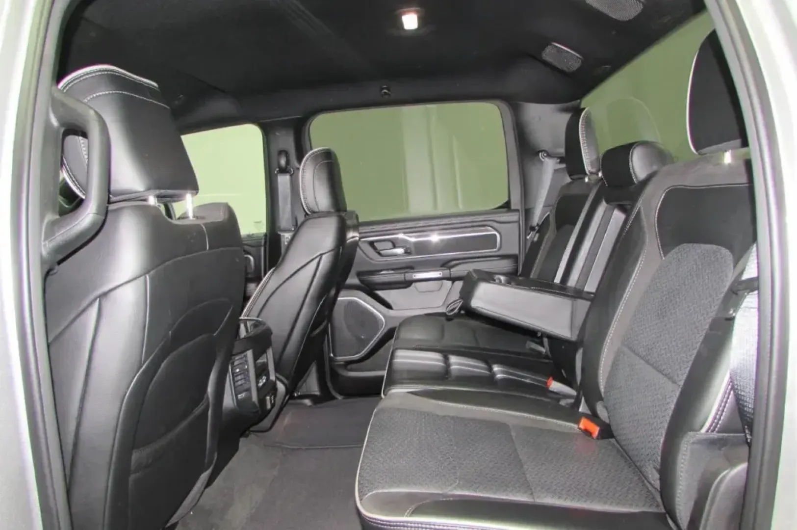 2024 /Black Leather Trimmed Ram 1500 Laramie (1C6SRFJT0RN) with an Other engine, located at 12830 Highway 21, De Soto, MO, 63020, (636) 337-7777, 38.153099, -90.573624 - **Unleash Your Adventurous Spirit with the 2024 Ram 1500 Laramie from Pettus CDJR DeSoto!**<br /> <br /> If you're seeking a truck that combines rugged capability with everyday comfort, look no further than the stunning 2024 Ram 1500 Laramie, now available at Pettus CDJR DeSoto. Situated convenientl - Photo#27